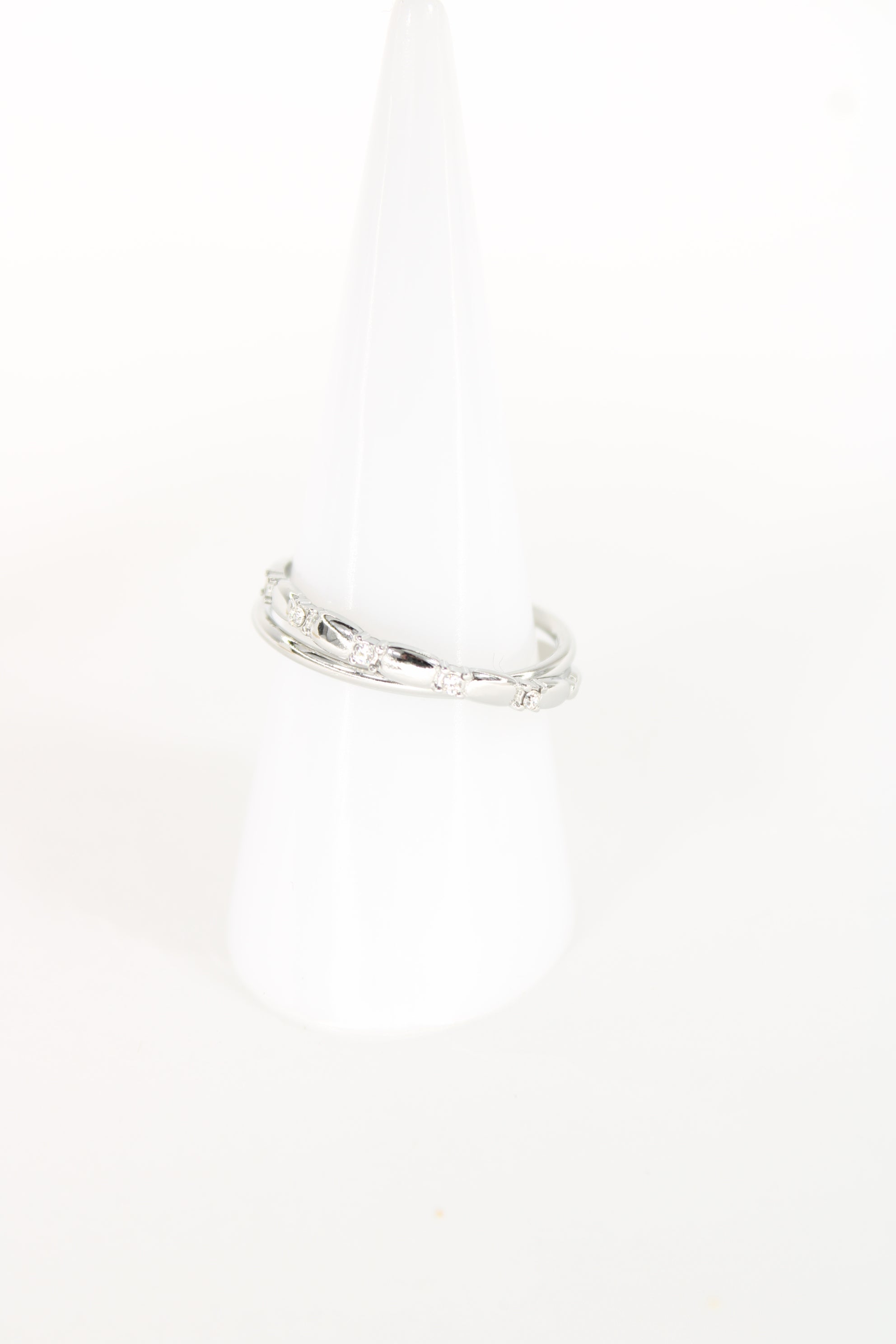 ✨ Bague Jennifer – Éclat délicat ✨