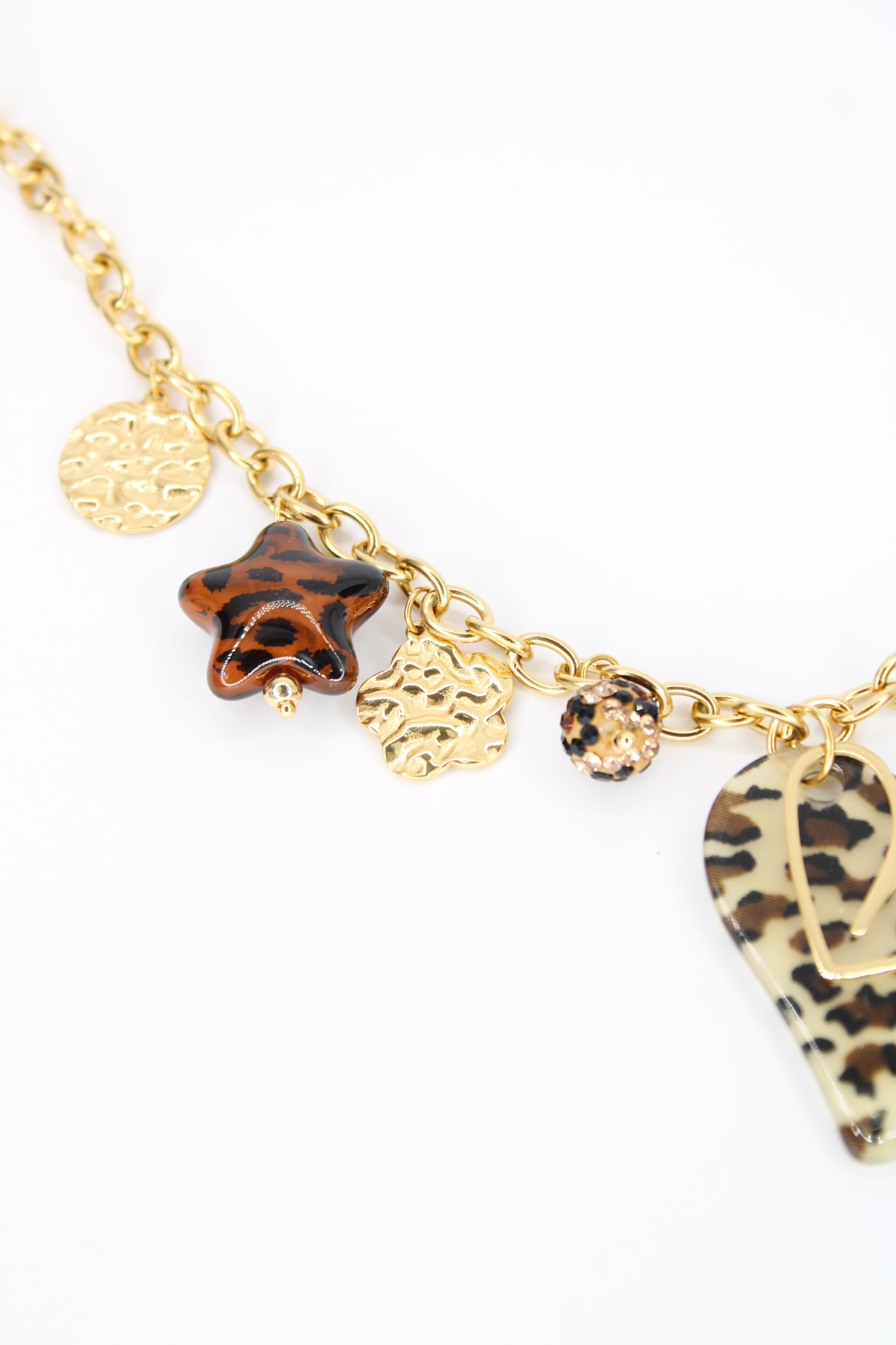 Collier Bianca à Breloques Dorées & Cœur Léopard – Bijou Femme Chic & Audacieux