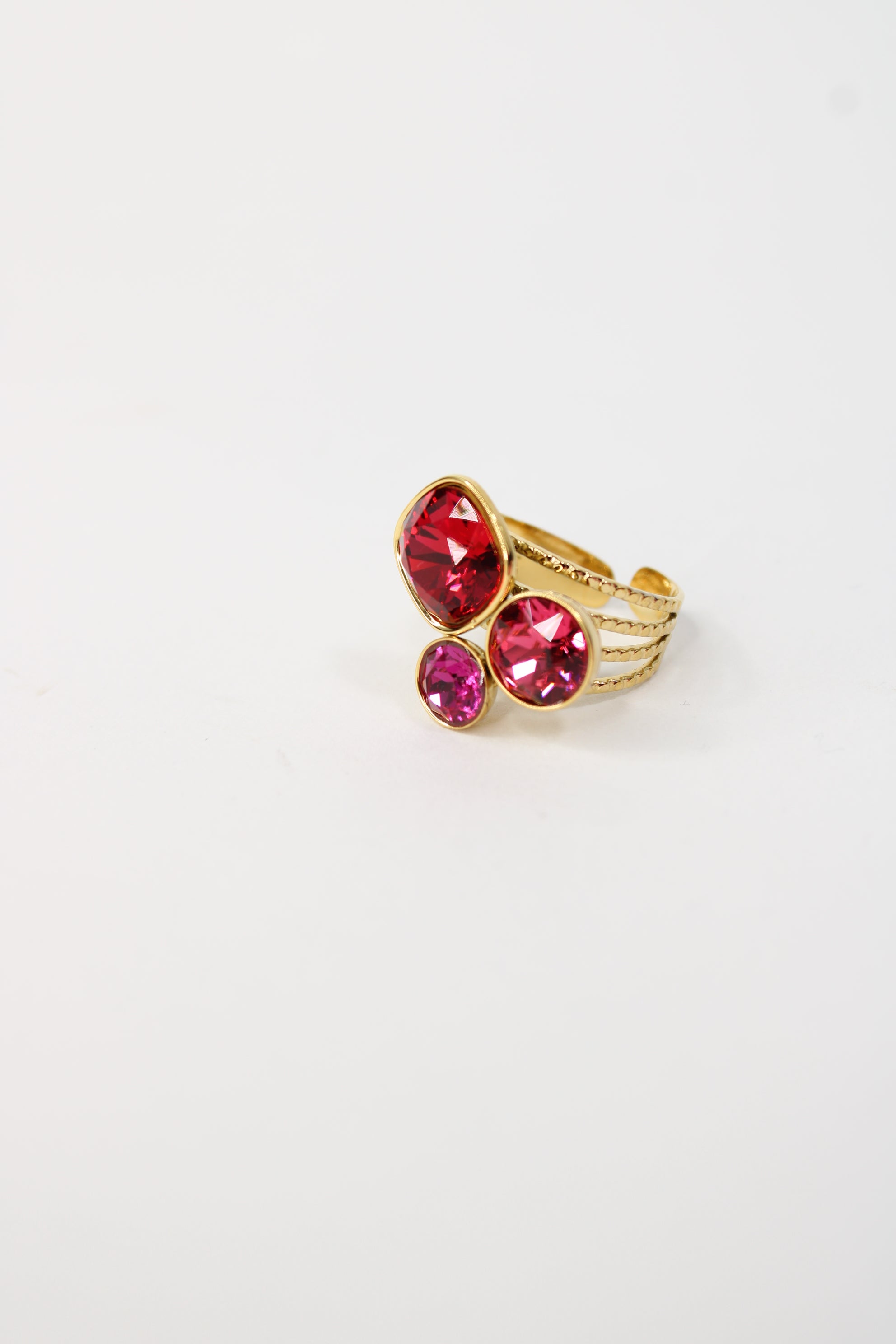Thais ring