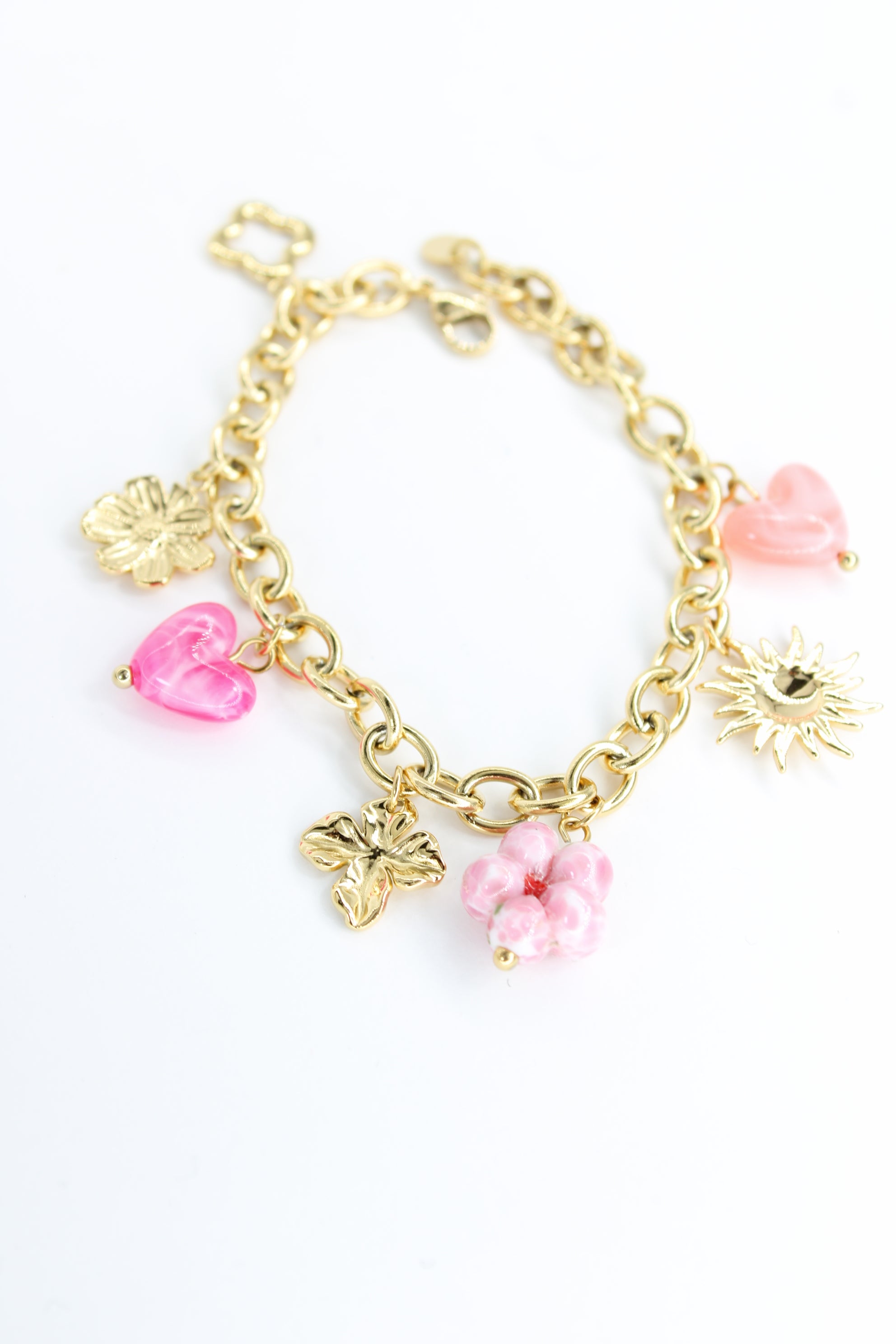 đ Bracelet Lyana â ChaĂźne DorĂ©e & Breloques Love