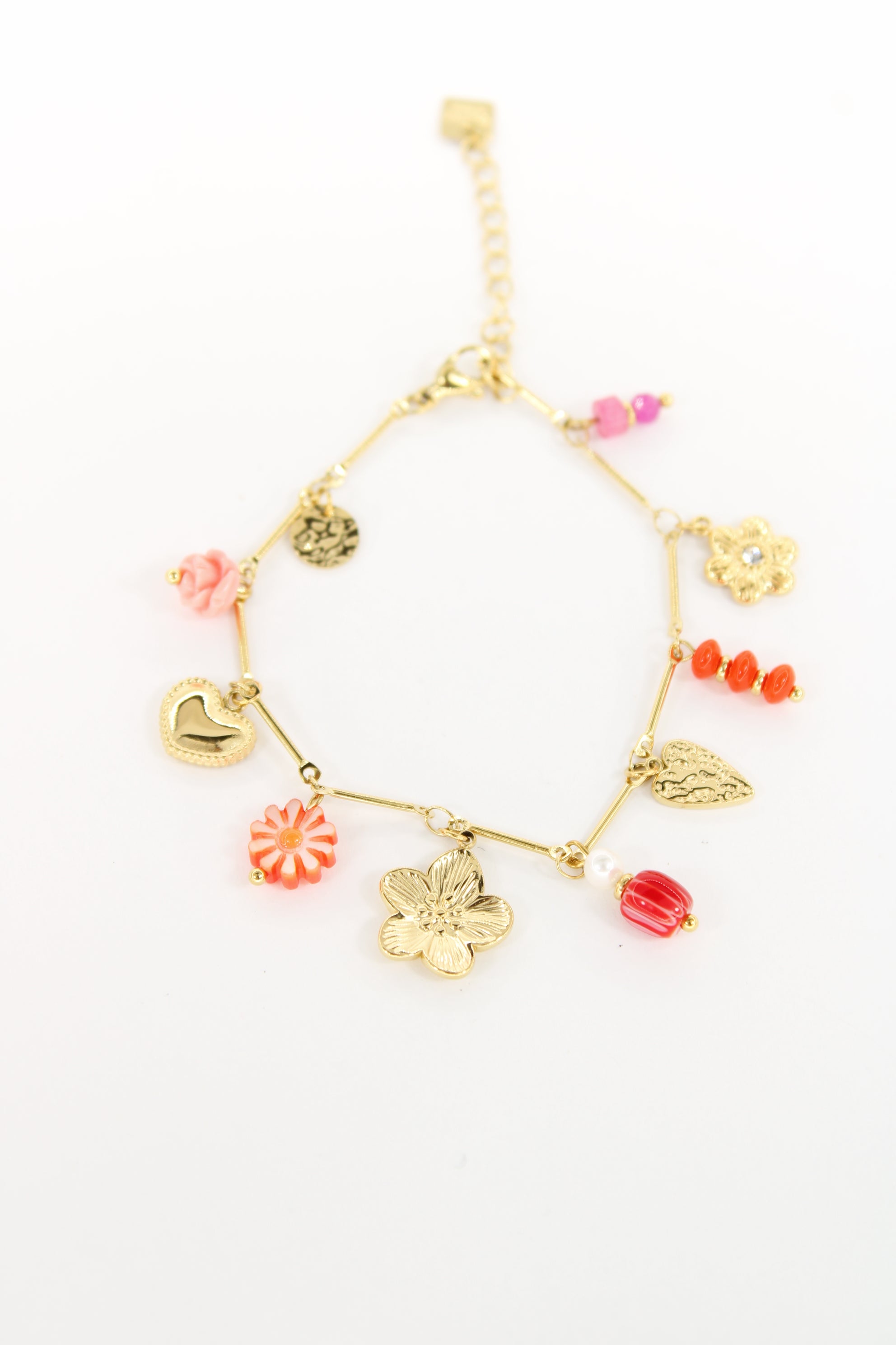 🌺 Bracelet Rosélia – Breloques Fleuries & Cœur Doré