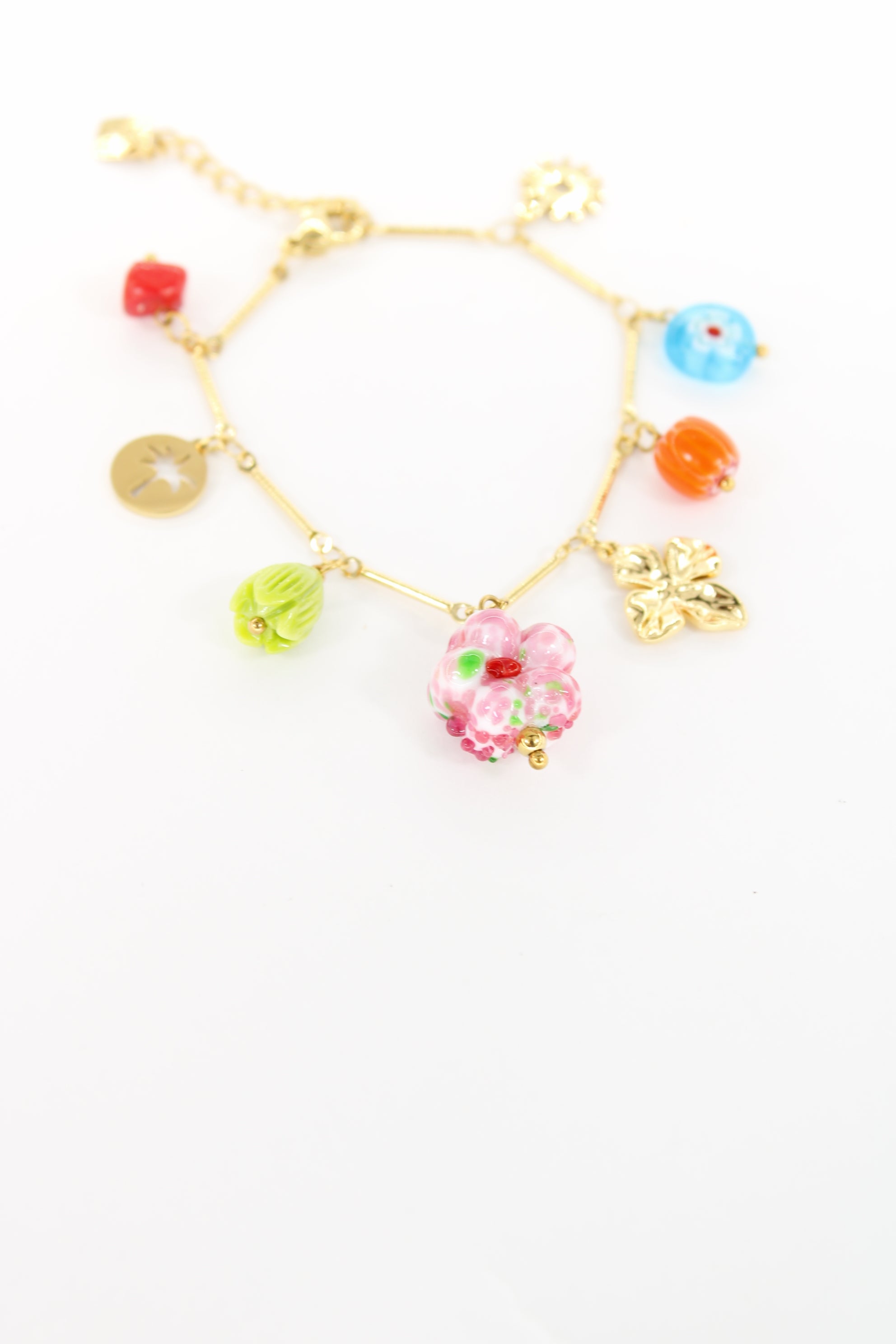 đ Bracelet AhĂ©lya â Breloques ColorĂ©es & Fleur Fantaisie