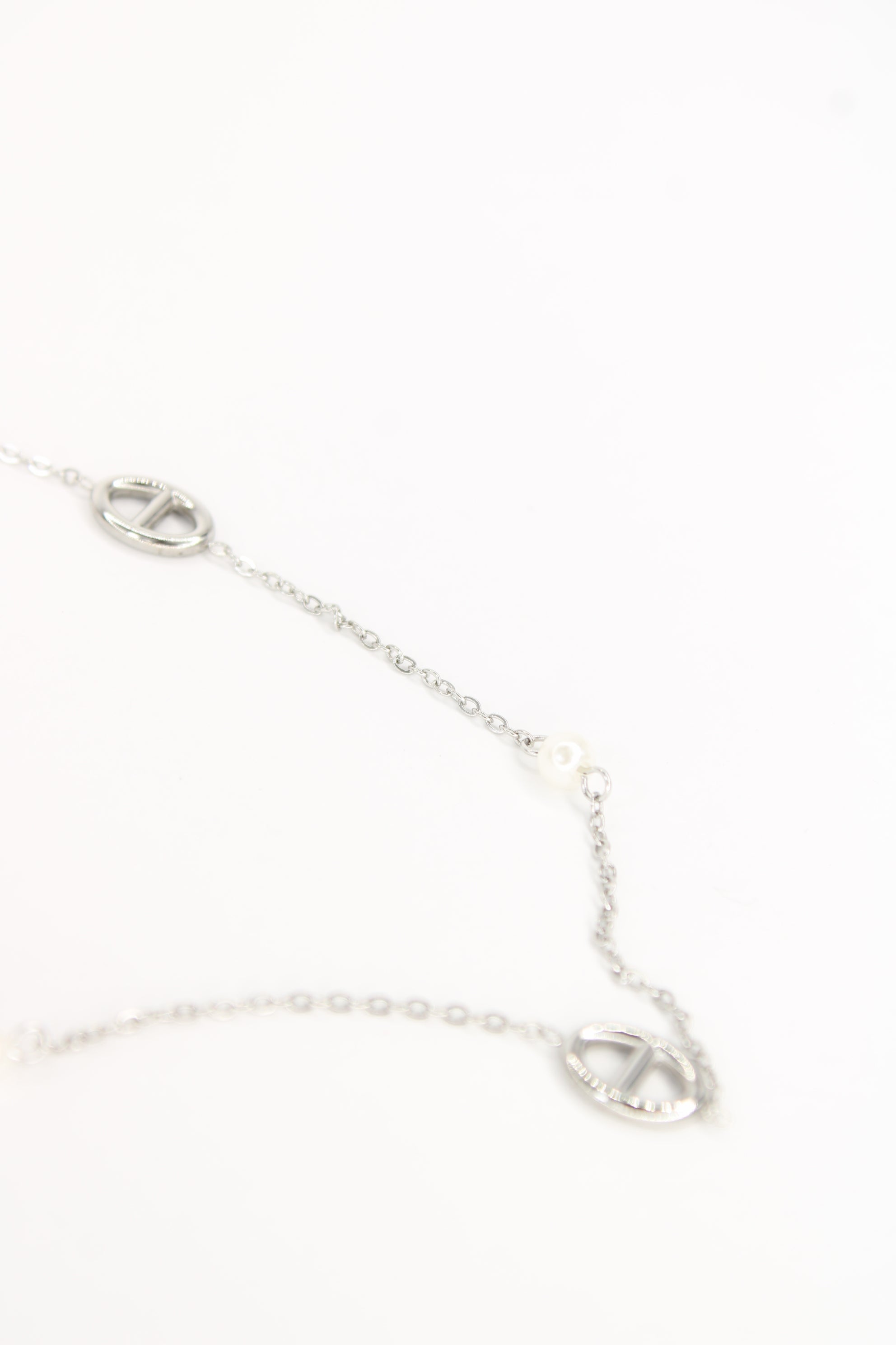 ✨ Sautoir Éléna – Sautoir Argenté Minimaliste & Perles