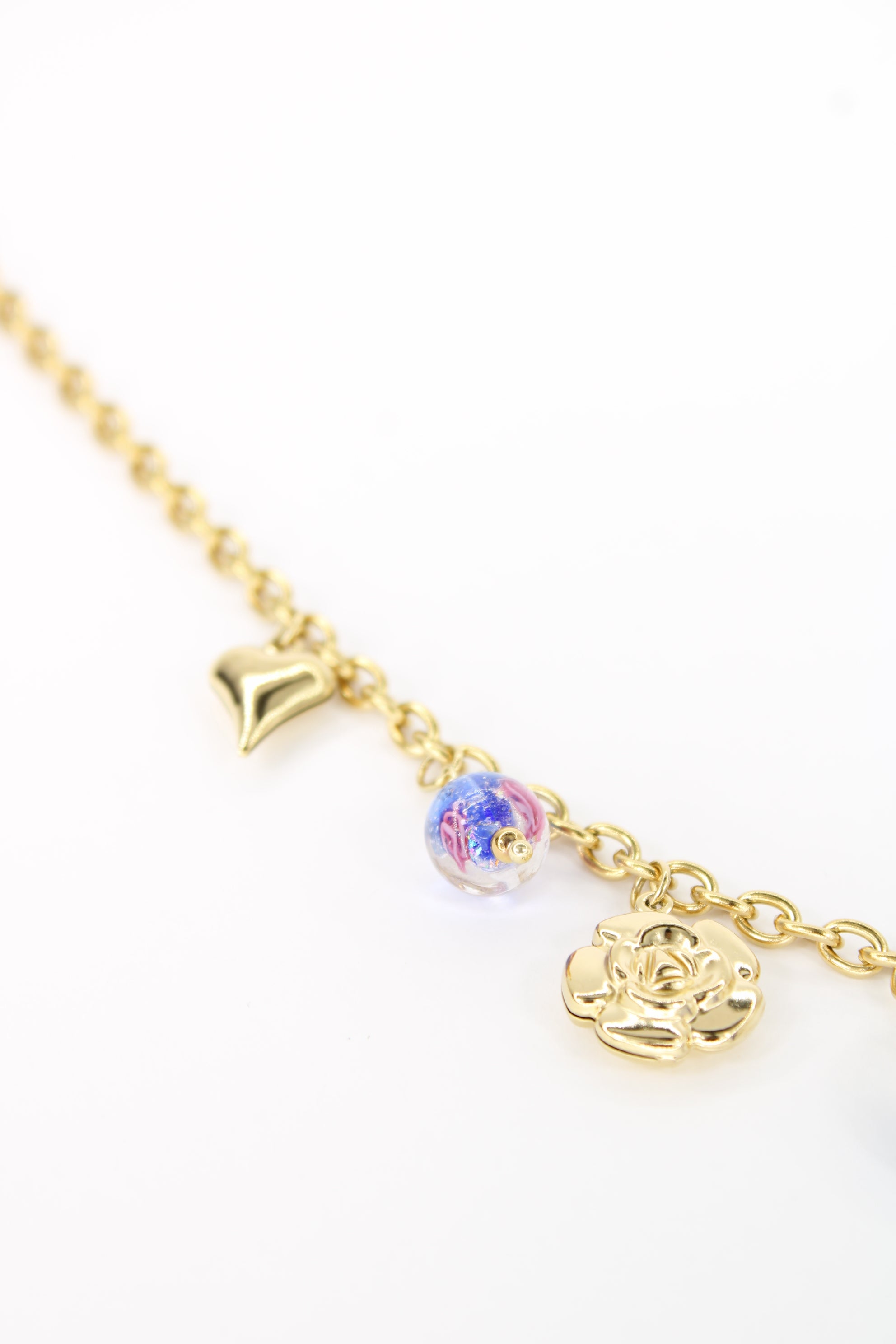 ✨ Collier Azélia – Collier Breloques Fleur et Porcelaine Bleue