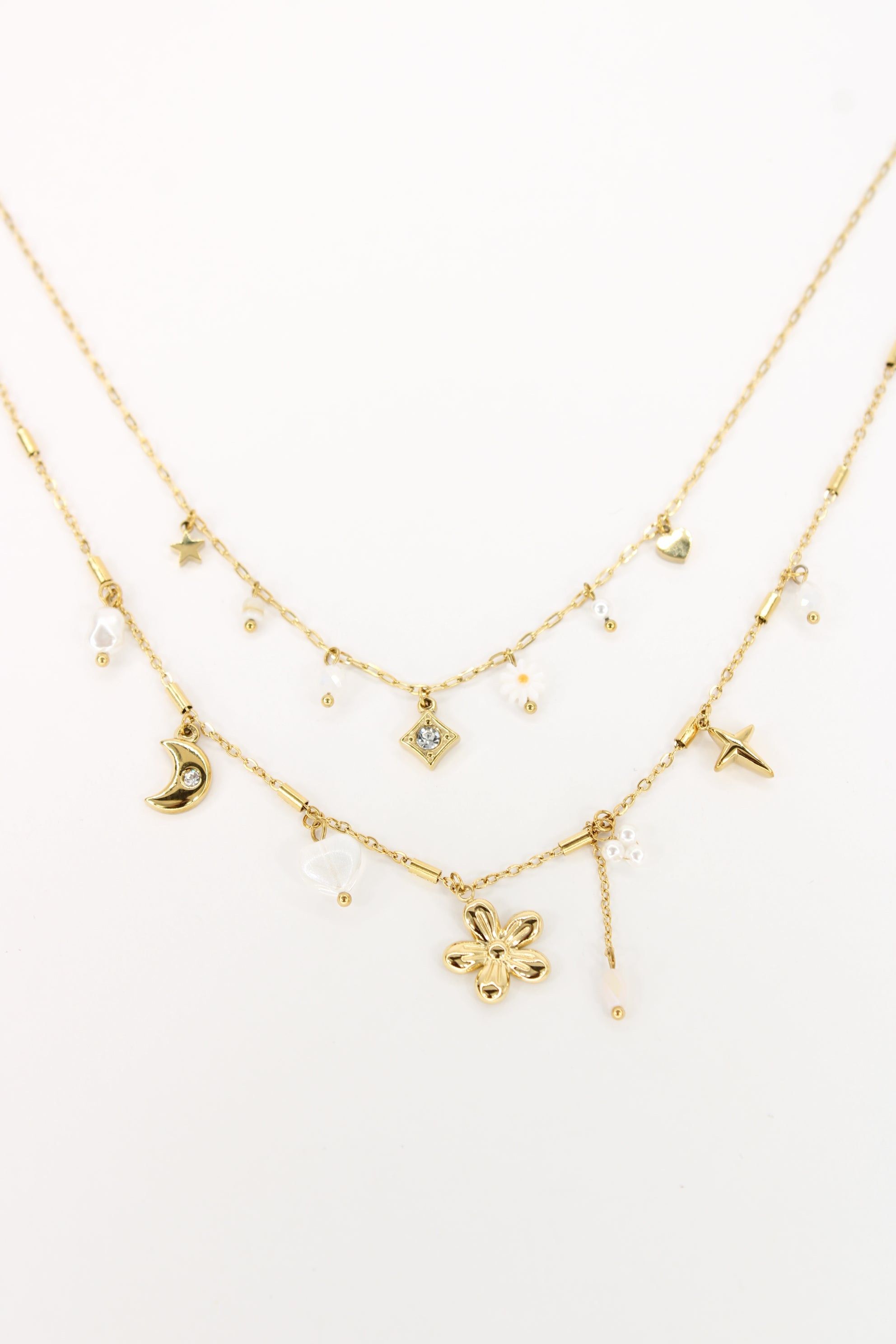 ✨ Collier Celestia – Collier Breloques Dorées et Perles
