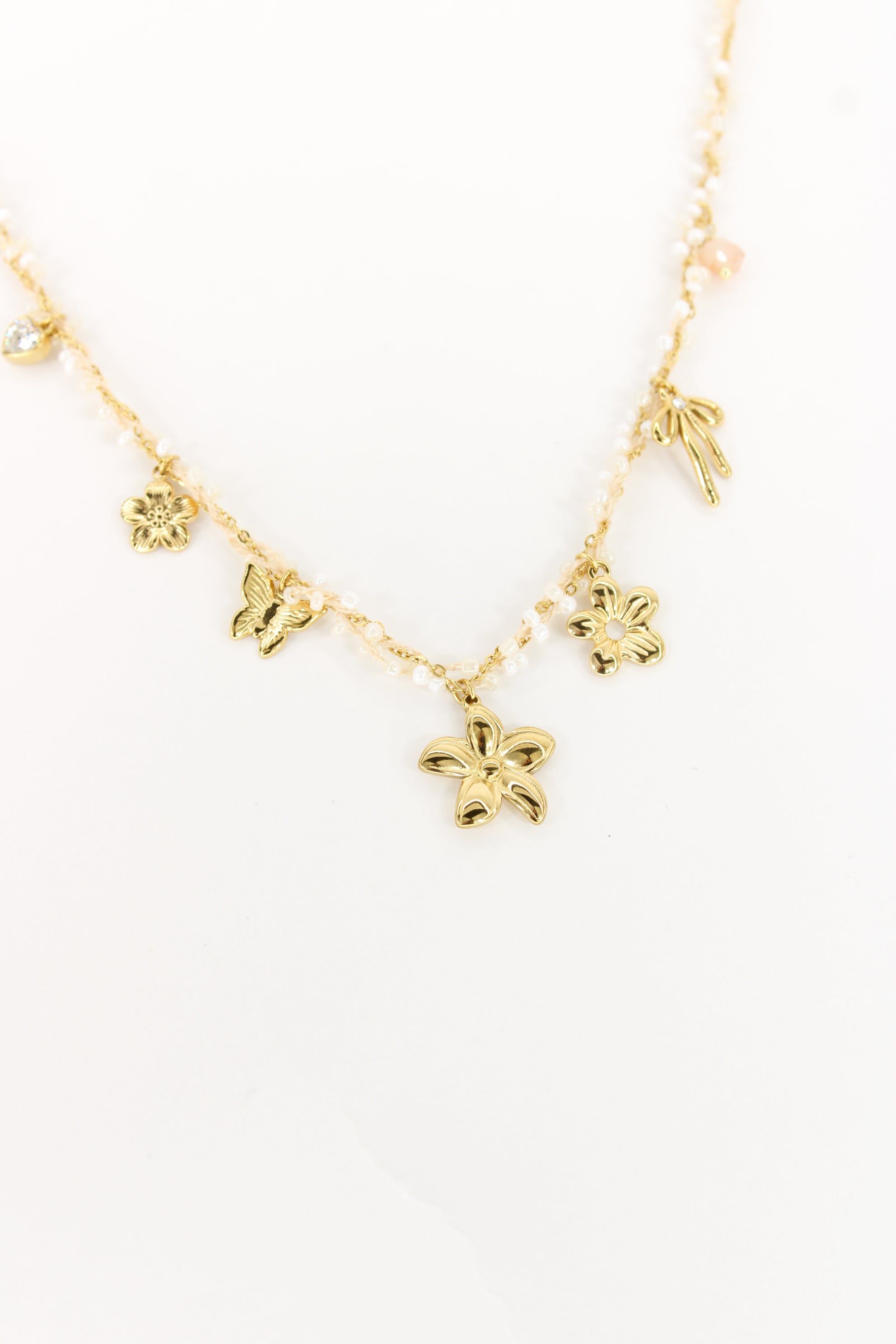 ✨ Collier Eloria – Collier Perles et Breloques Dorées