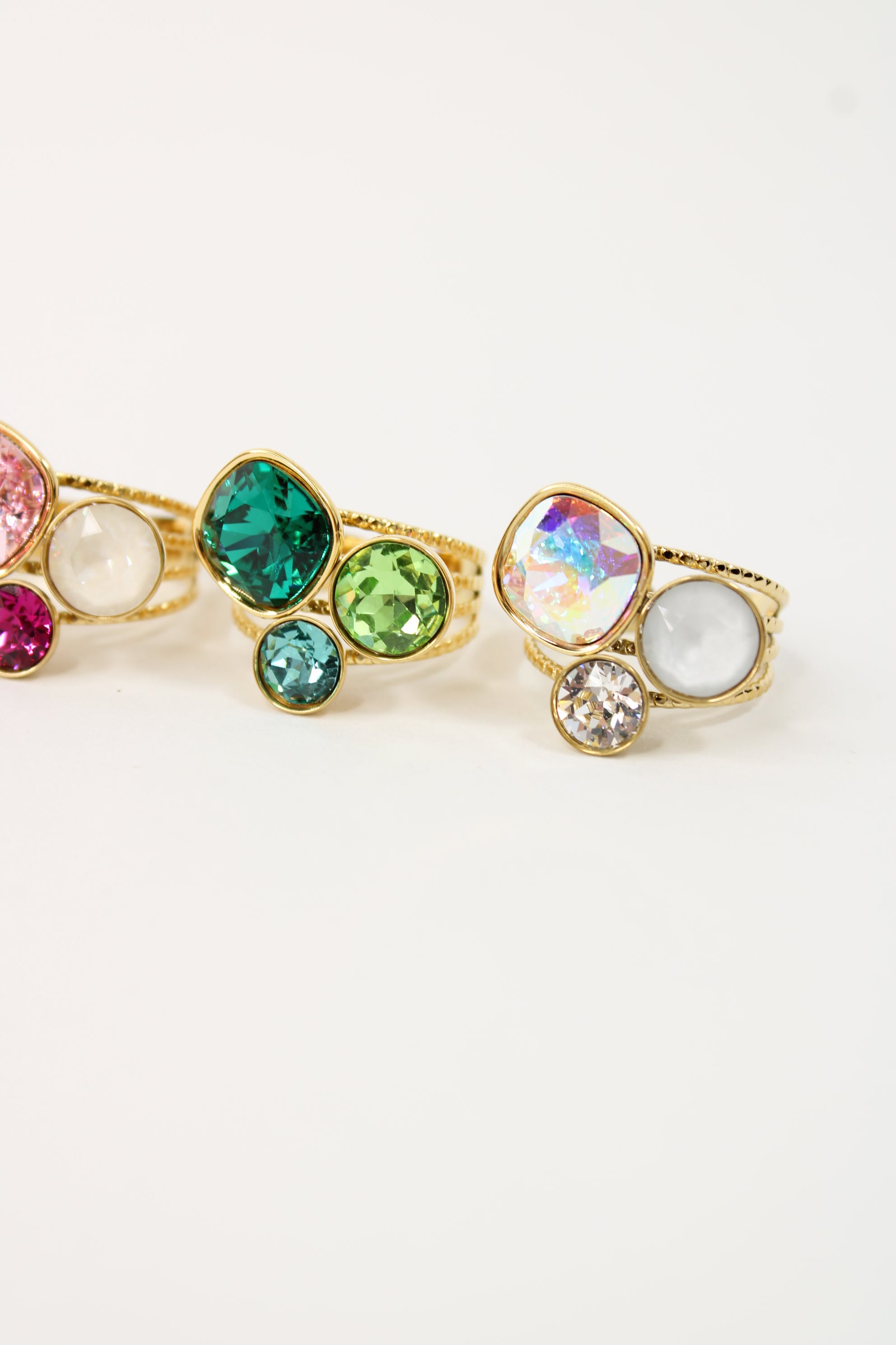 Thais ring