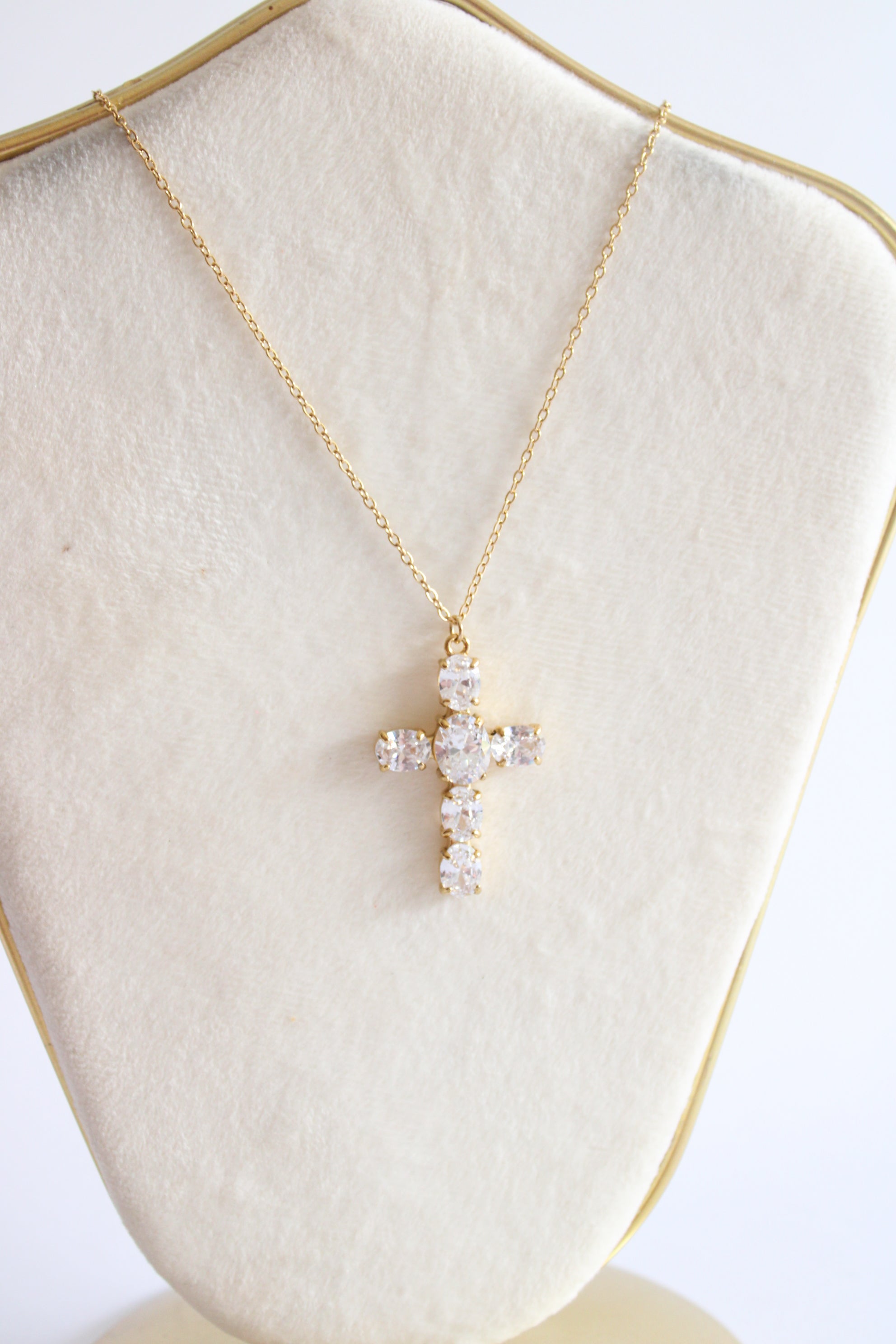 Mary Necklace