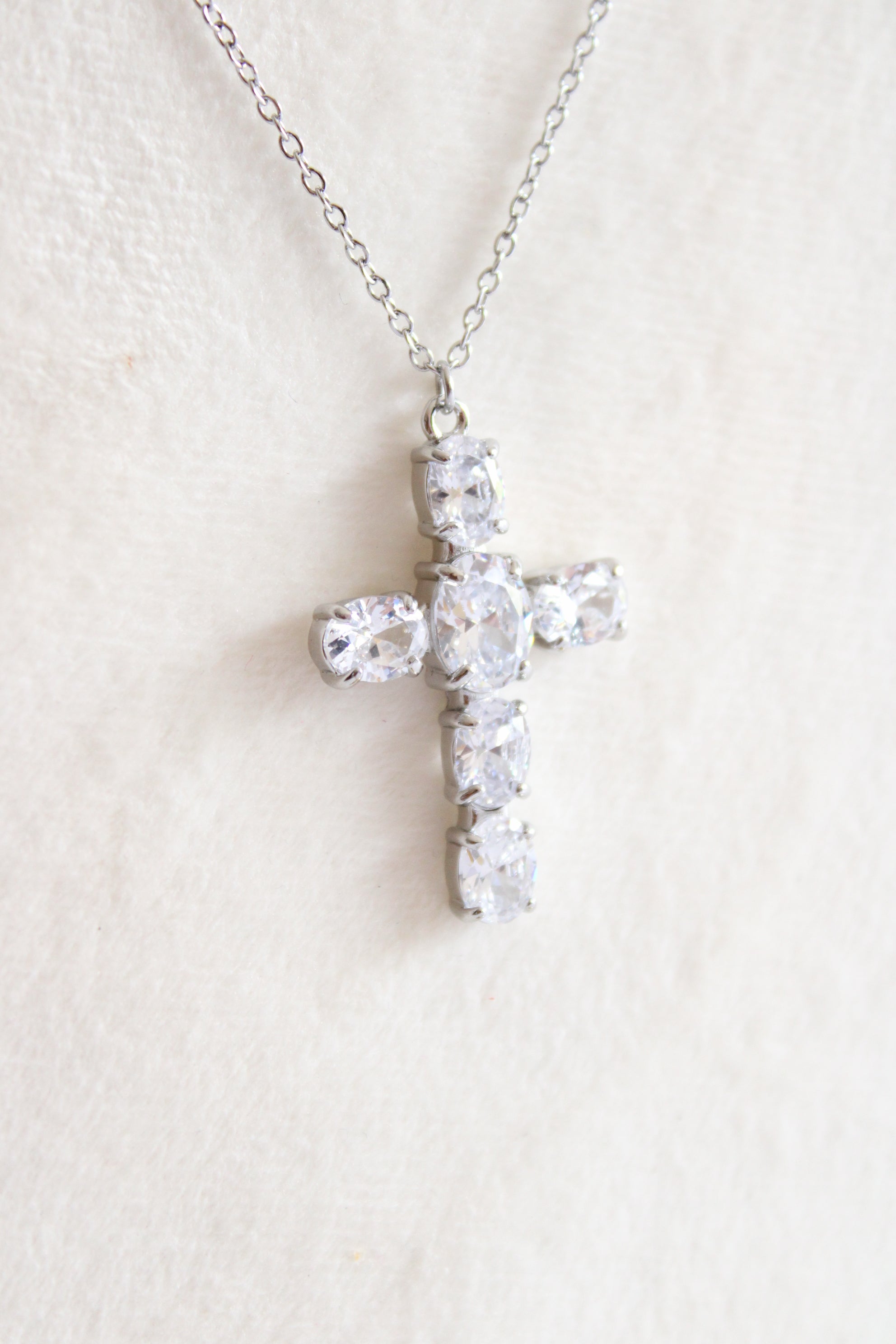 Mary Necklace