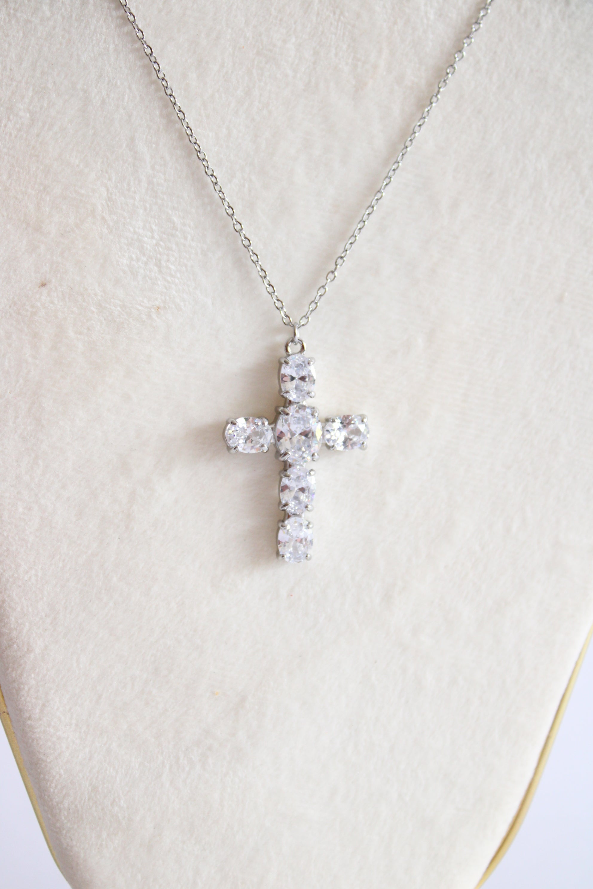 Mary Necklace