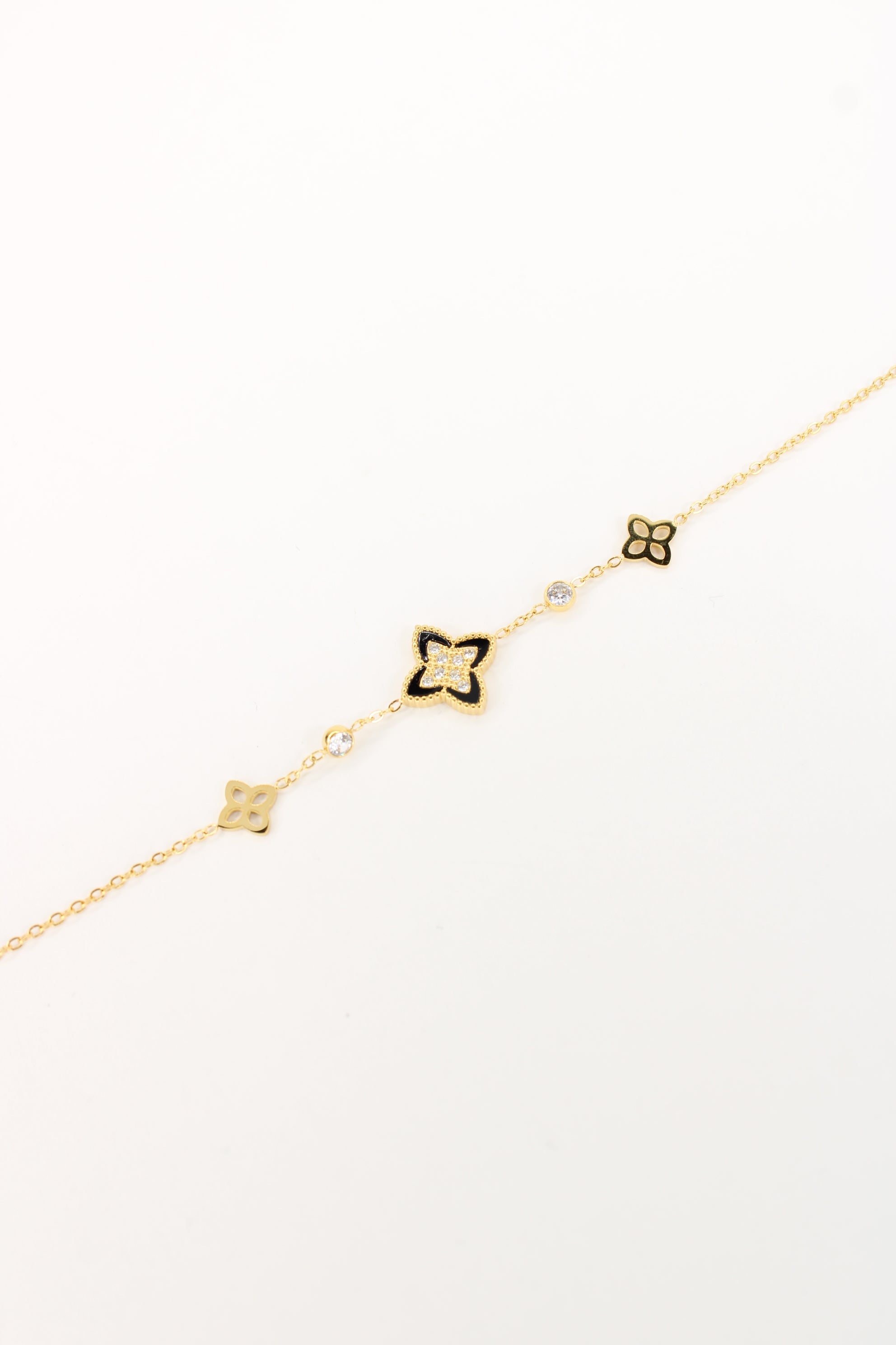 Bracelet Isalyne – Bracelet doré fleur noire et cristaux