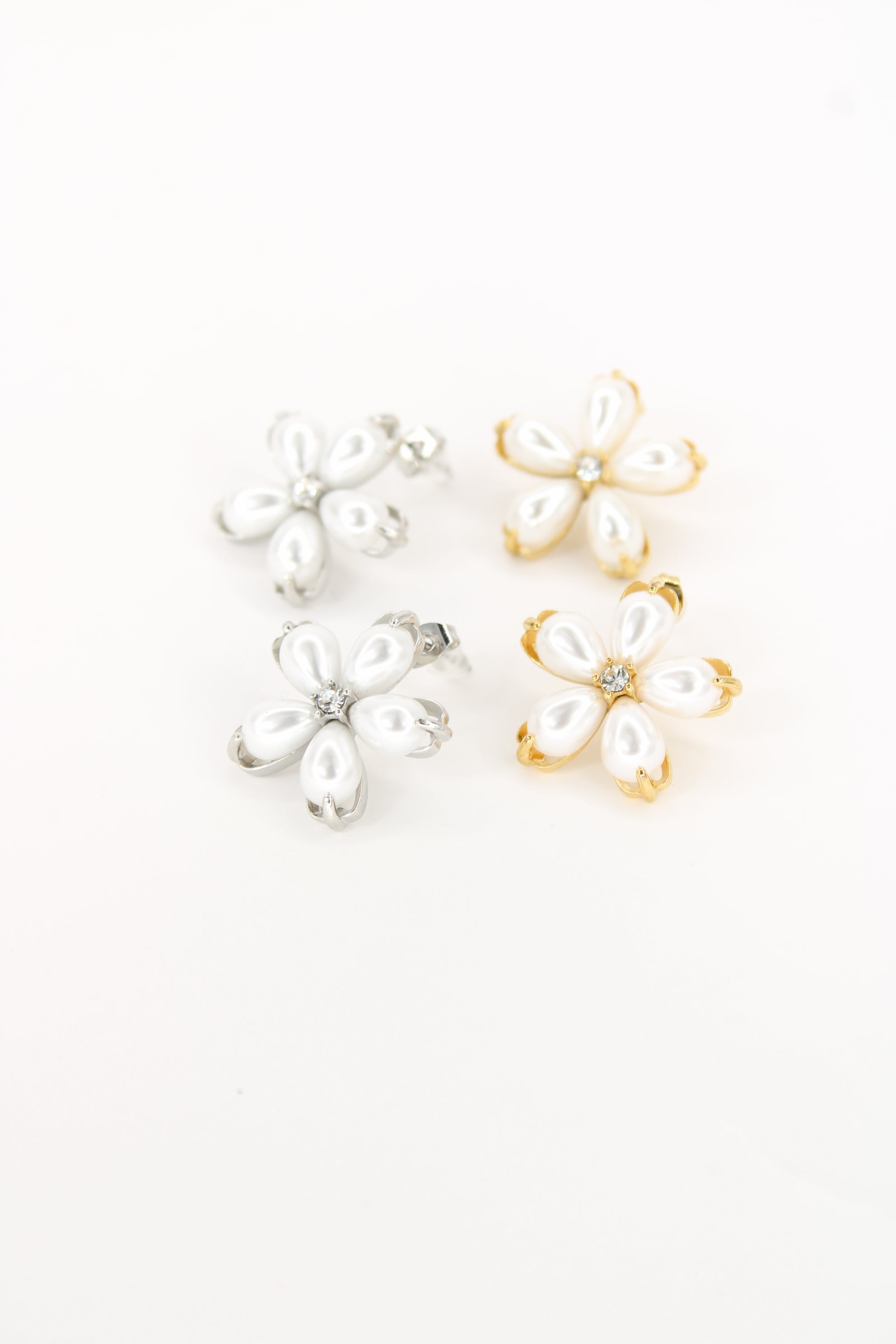 ✨Boucles d'oreilles Lunélia - Boucles Fleurs Nacrées en Acier Inoxydable