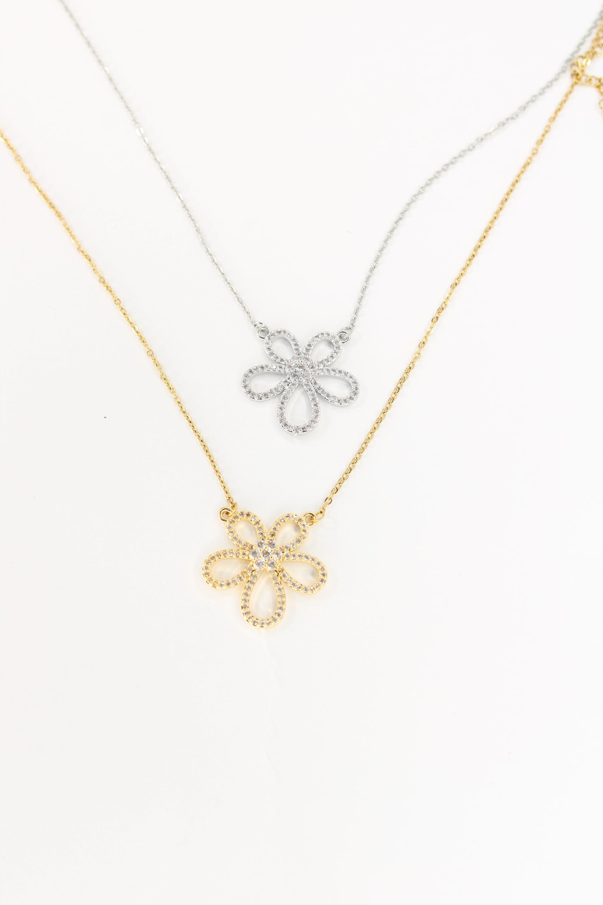 ✨Collier Florbela - Collier Fleur Scintillante en Acier Inoxydable