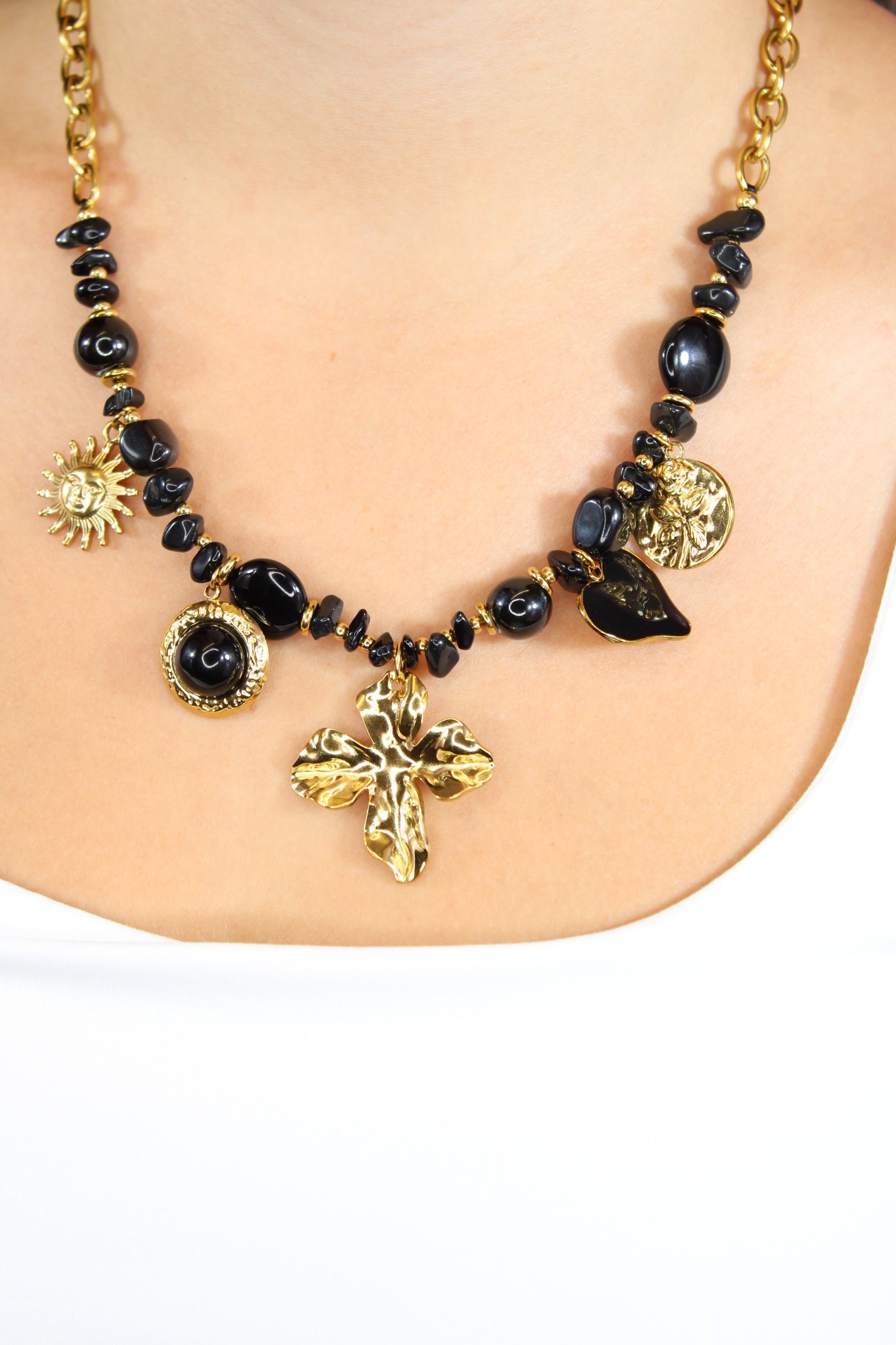 Collier Rosas