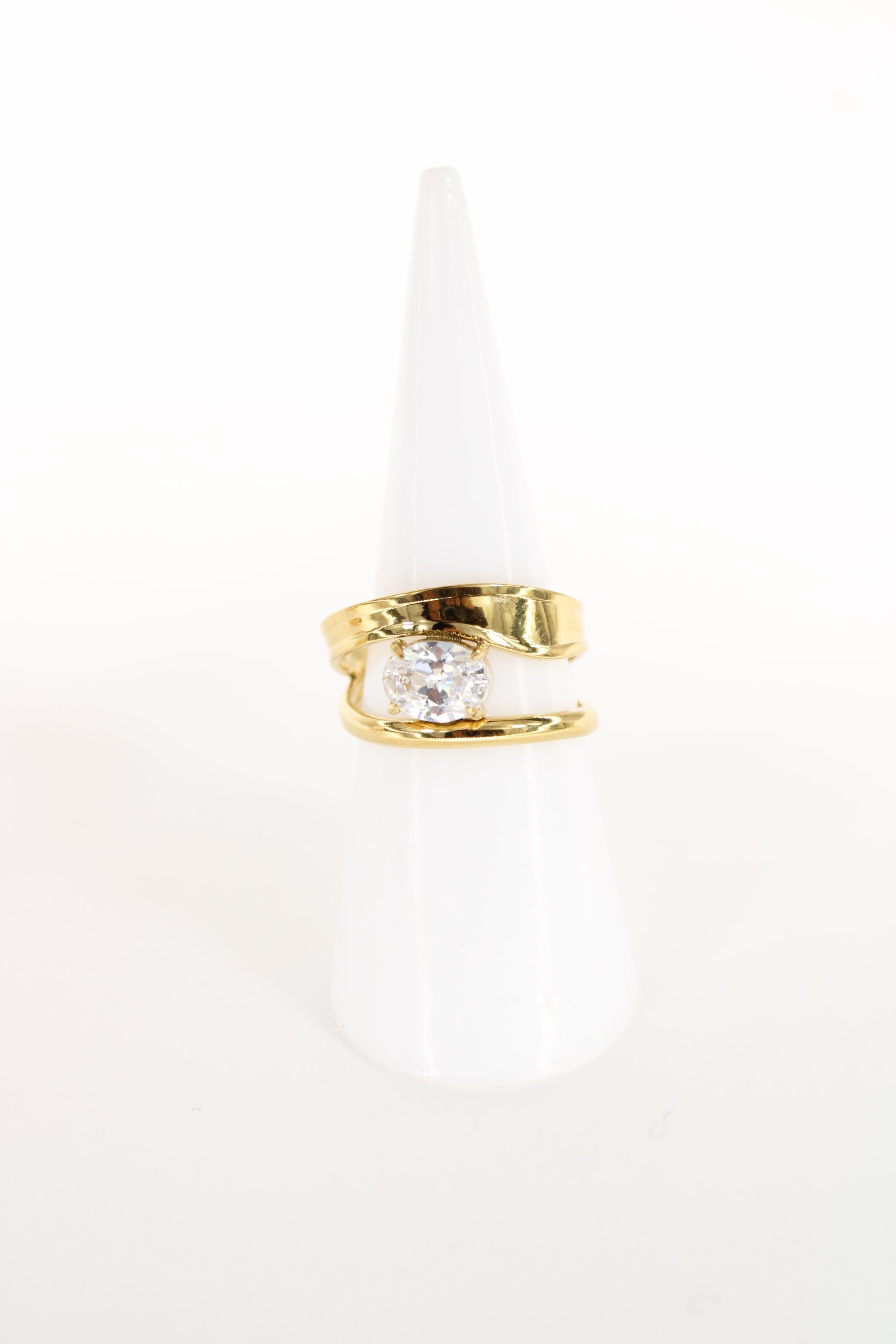 Bague Nelya Dorée – Cristal Central – Acier Inoxydable