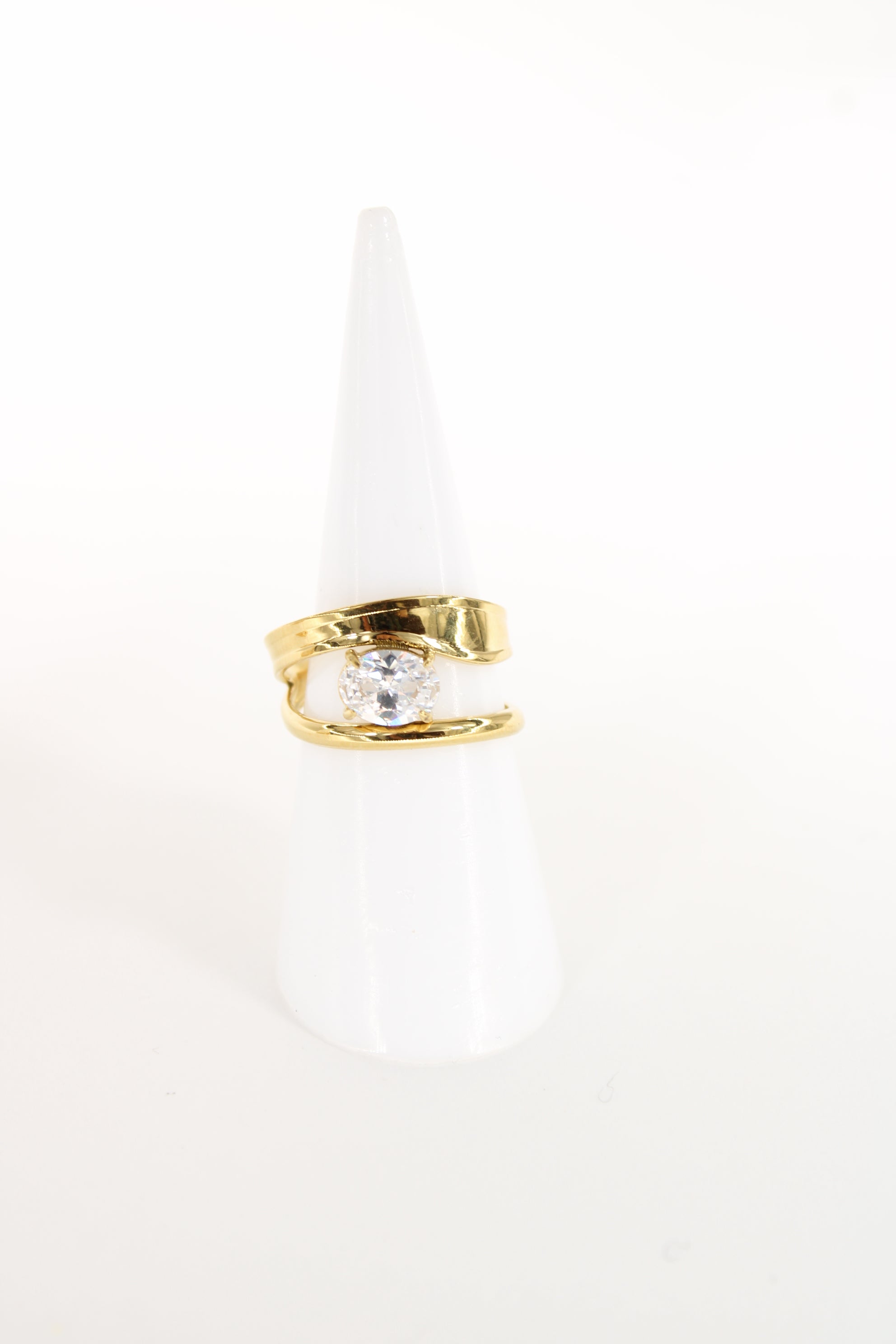 Bague Nelya Dorée – Cristal Central – Acier Inoxydable