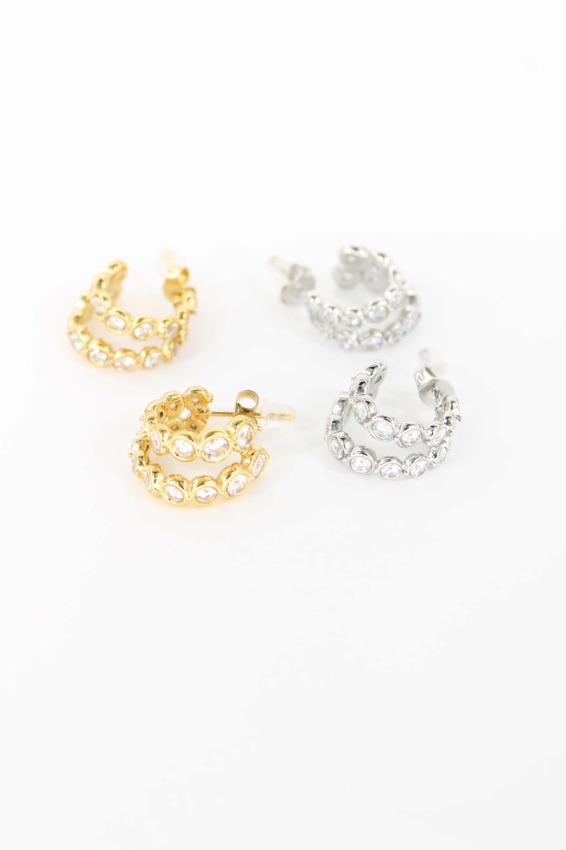 Boucles d’oreilles Leanne créoles doubles en acier inoxydable – Strass dorées ou argentées