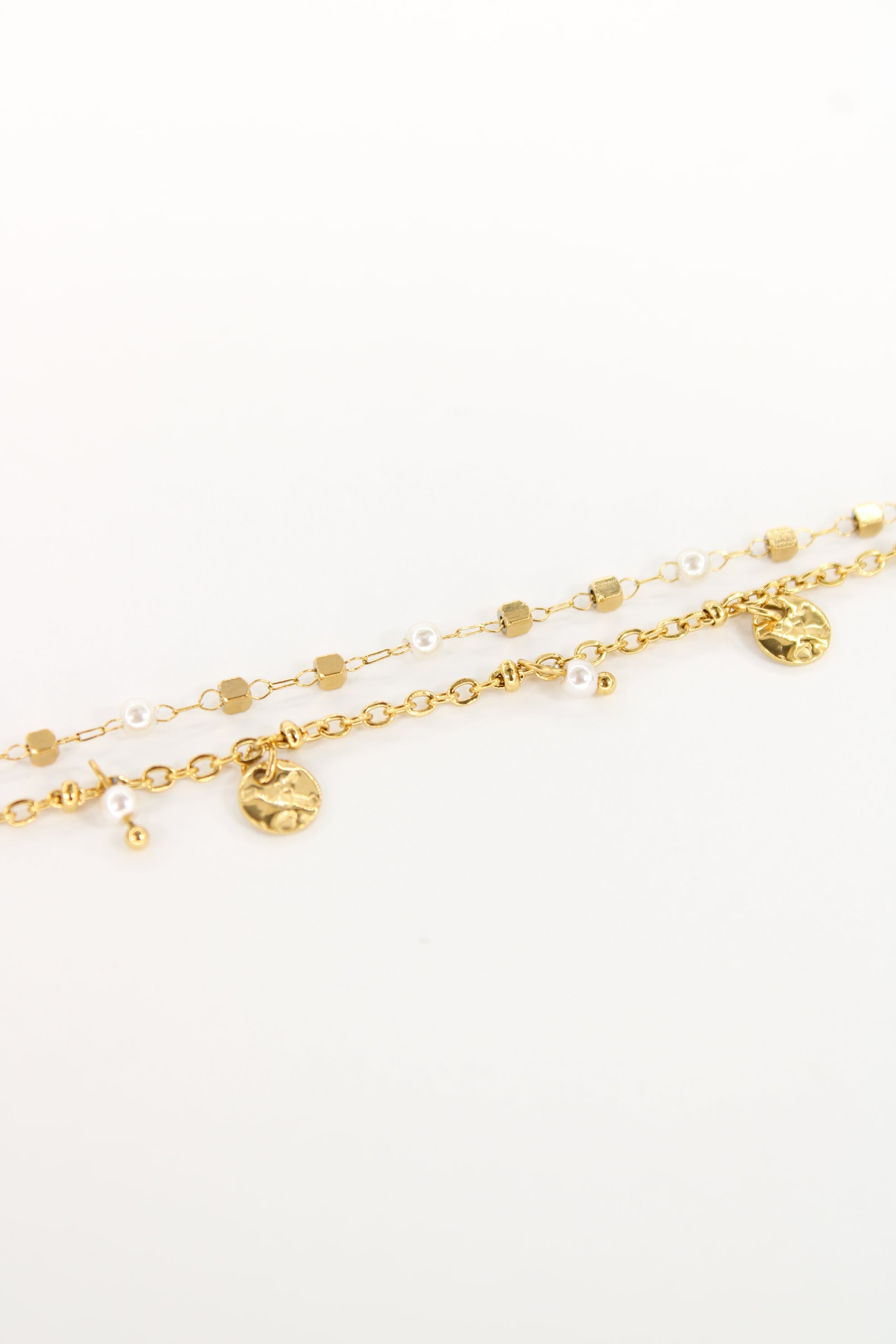 Bracelet Rosy en acier inoxydable doré – Bracelet chaîne et perles blanches