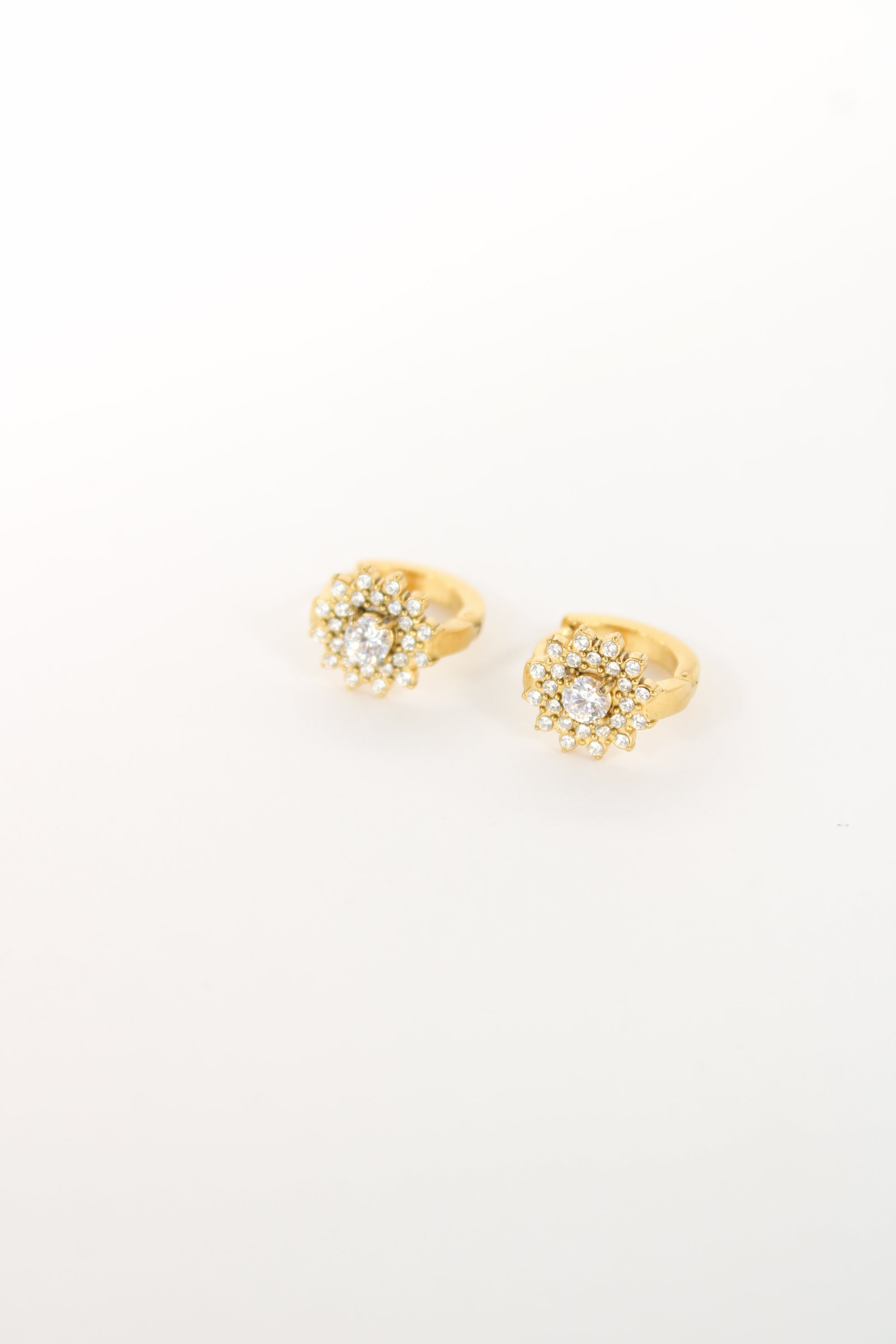 ✨ Boucles d’oreilles DOUCÉA – Tendresse Lumineuse & Élégance Précieuse ✨