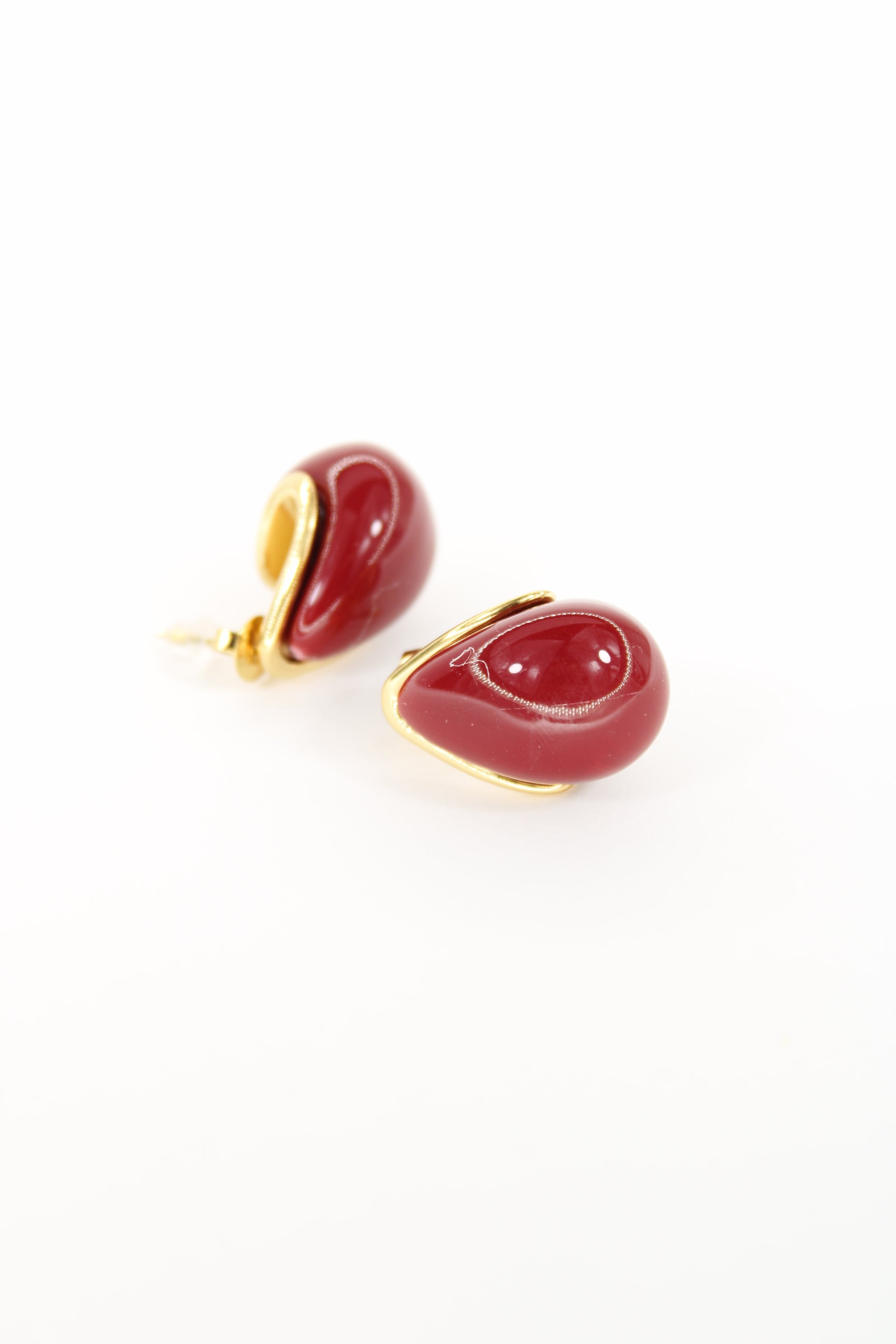 ❤️ Boucles d’oreilles Aurore – Goutte rouge passion en acier inoxydable doré