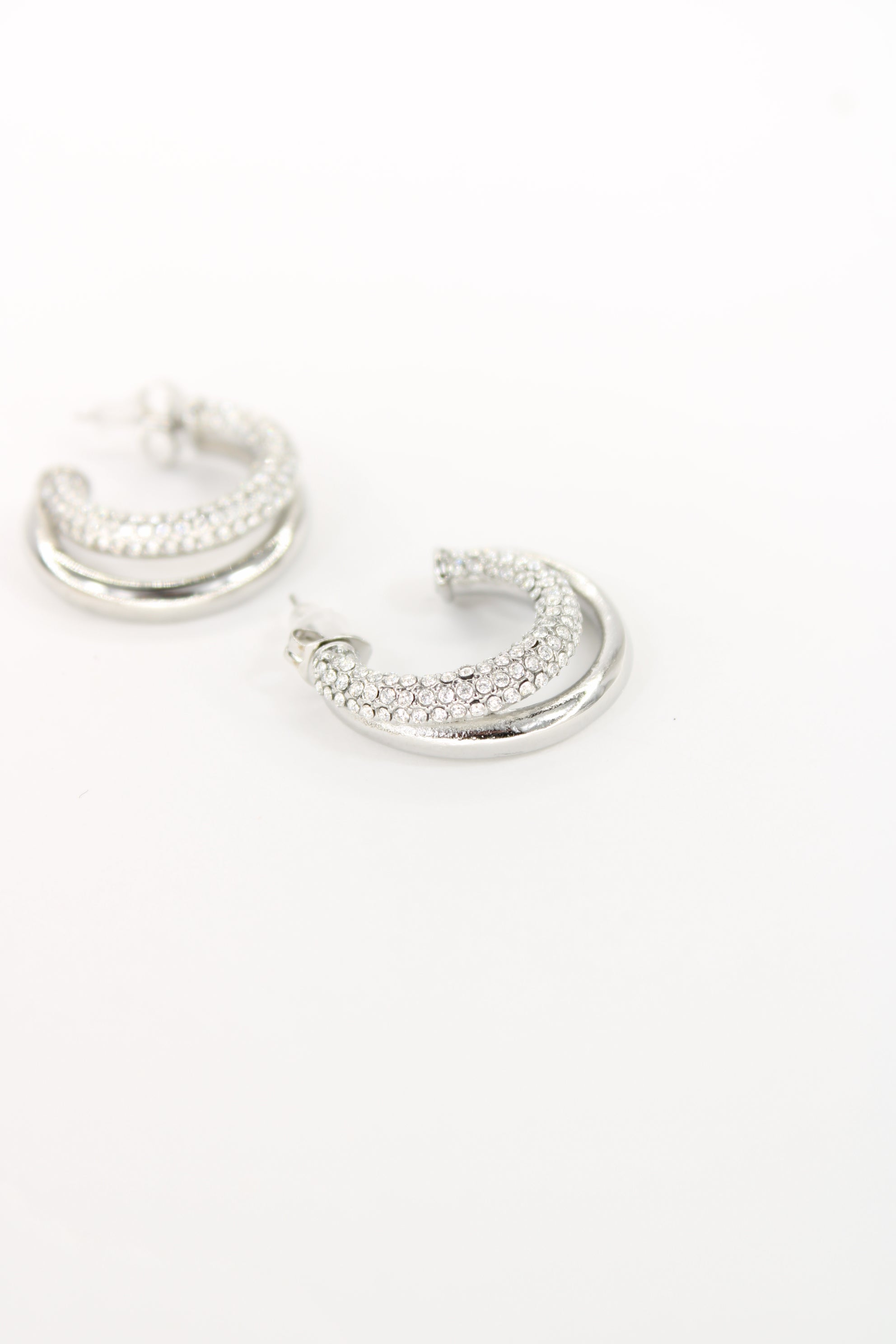 ✨ Boucles d’oreilles Marine – Éclat contemporain ✨