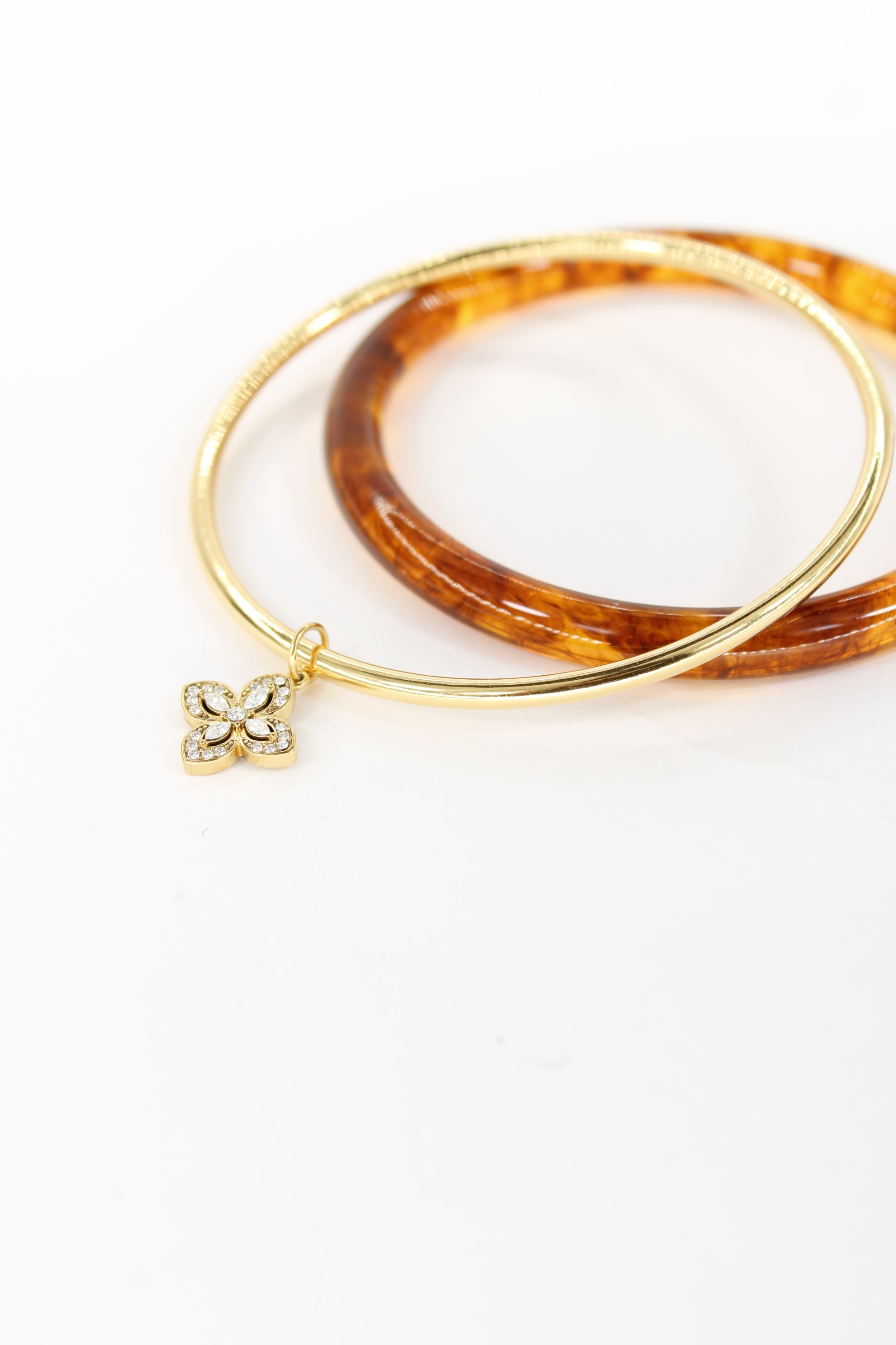 ✨ Jonc Alexane – Élégance naturelle & détail précieux ✨