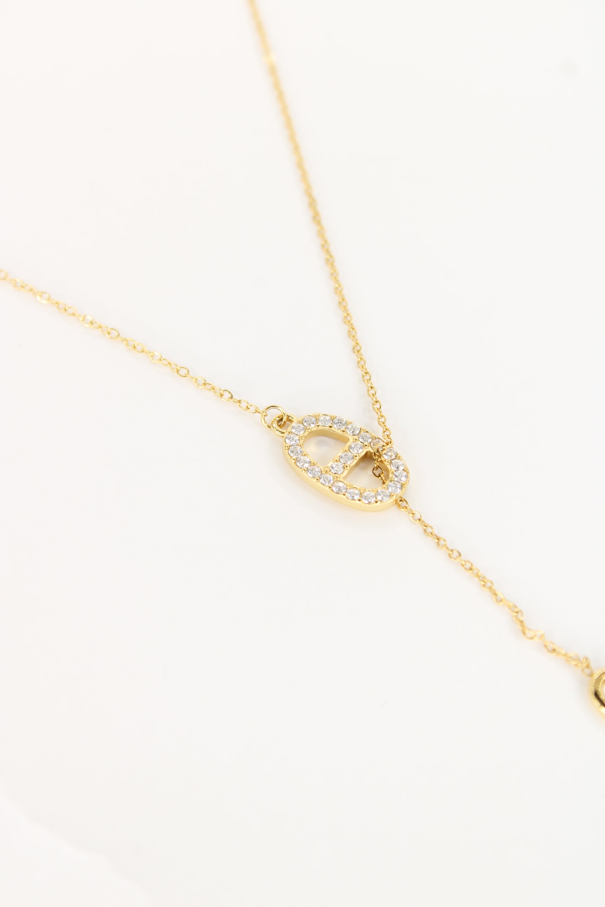 Collier Elina – Chaîne Y Élégante à Maillons Sertis en Acier Inoxydable