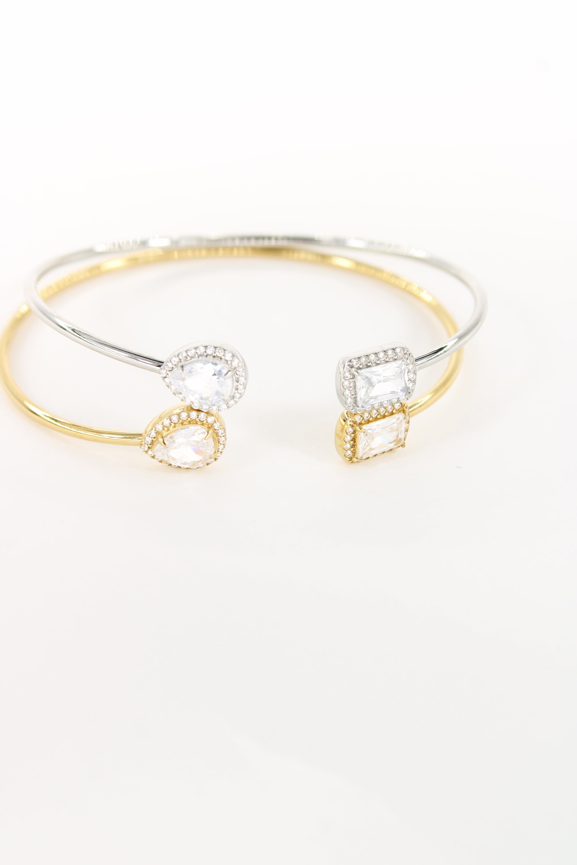 Bracelet jonc Lina doré — Jonc ouvert à pierres serties élégantes