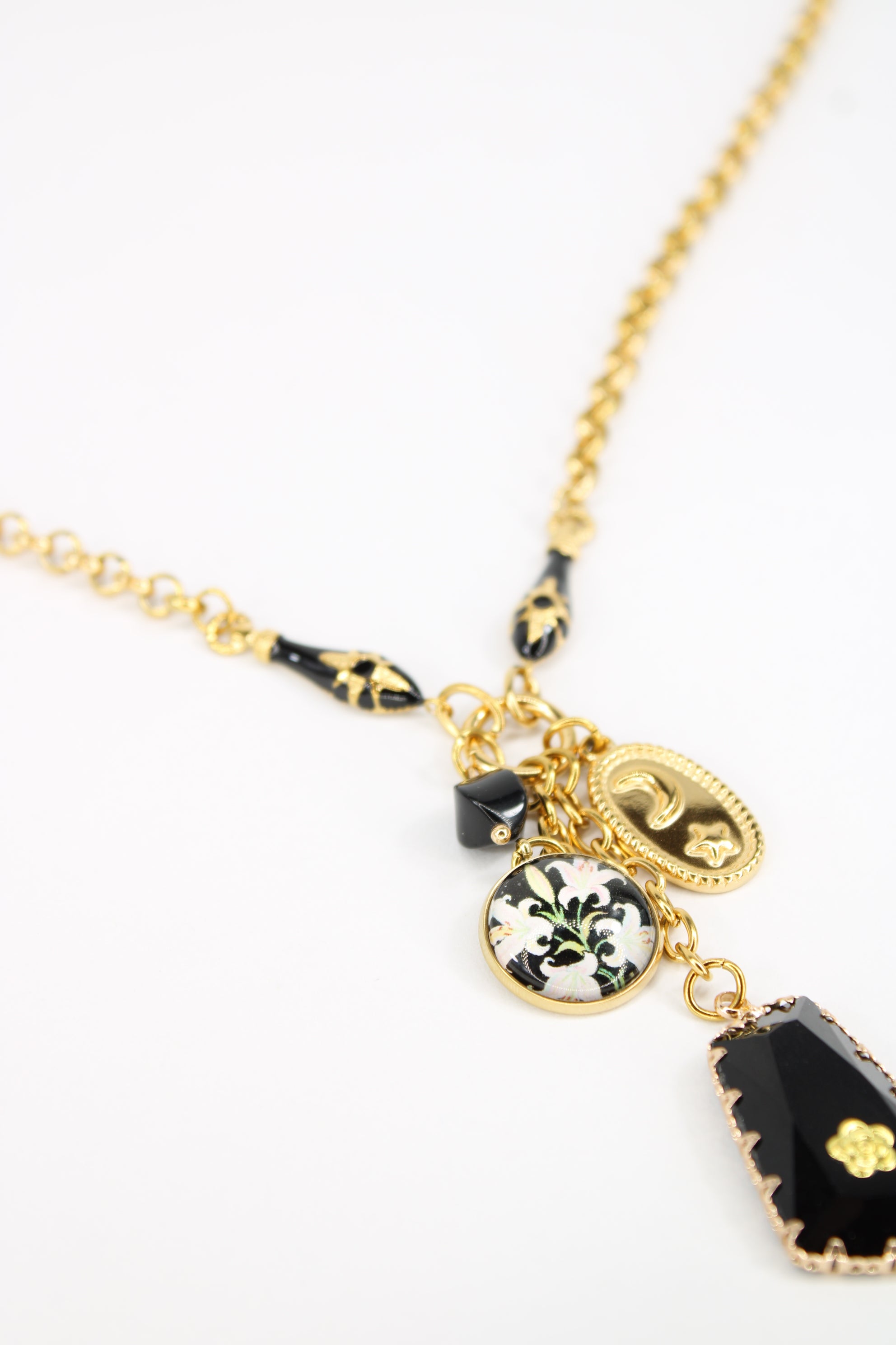 Collier Ely