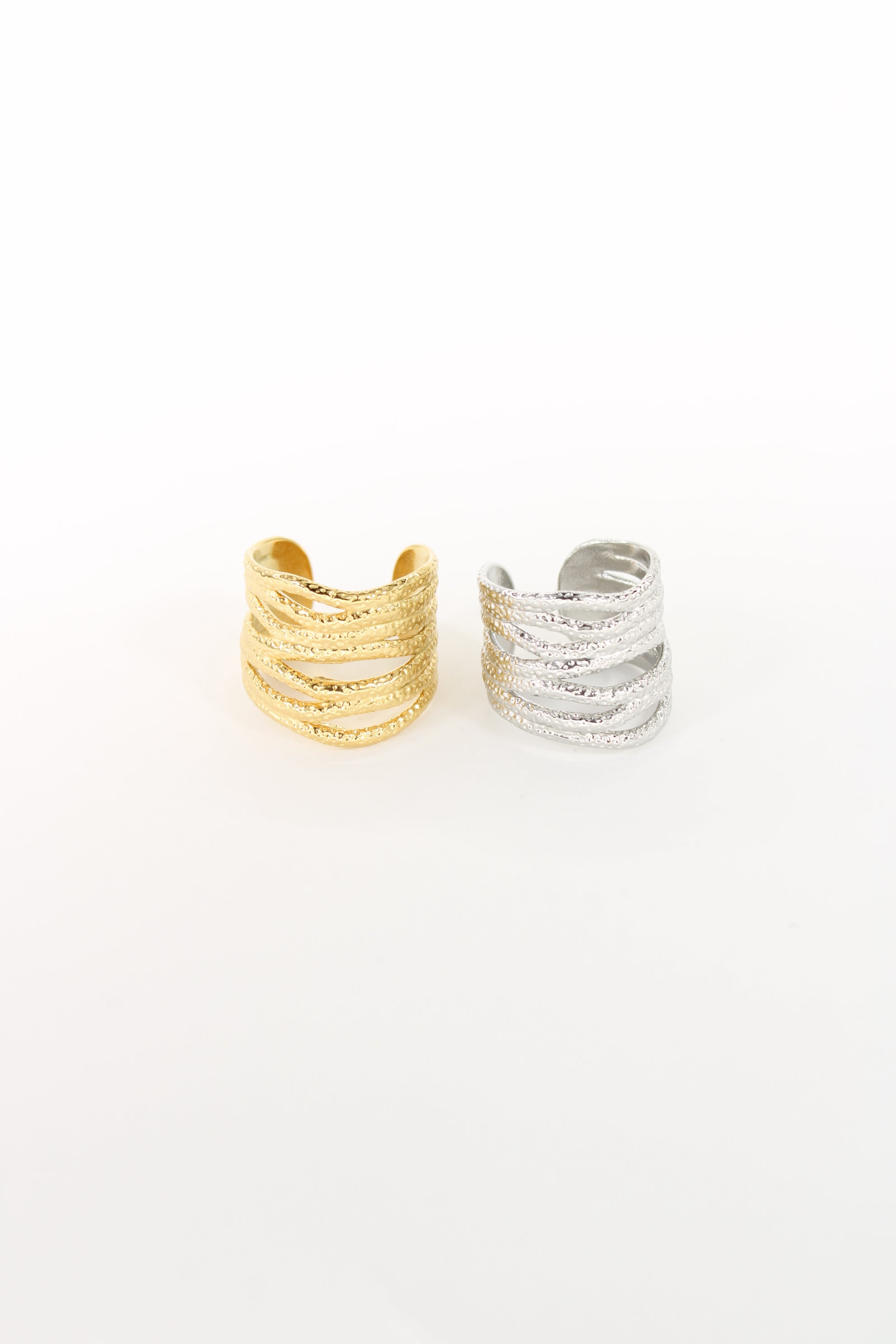 Bague Lyra dorée — Bague large multi anneaux texturés