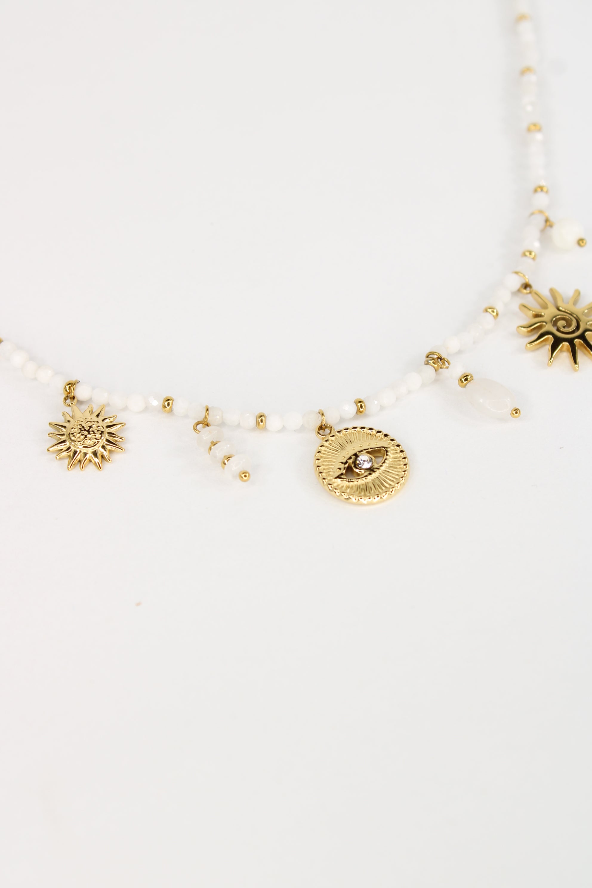 Collier Laura