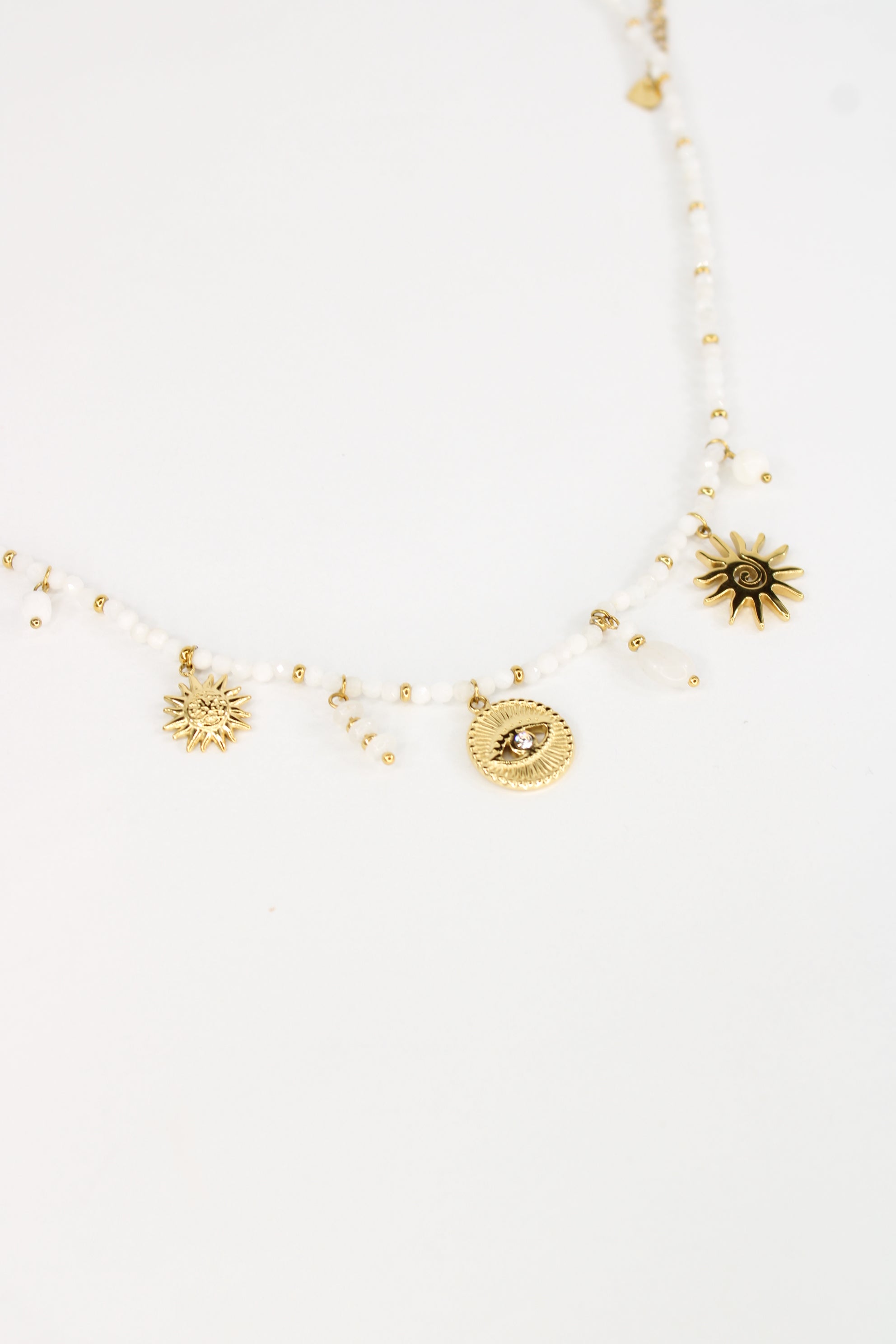 Collier Laura
