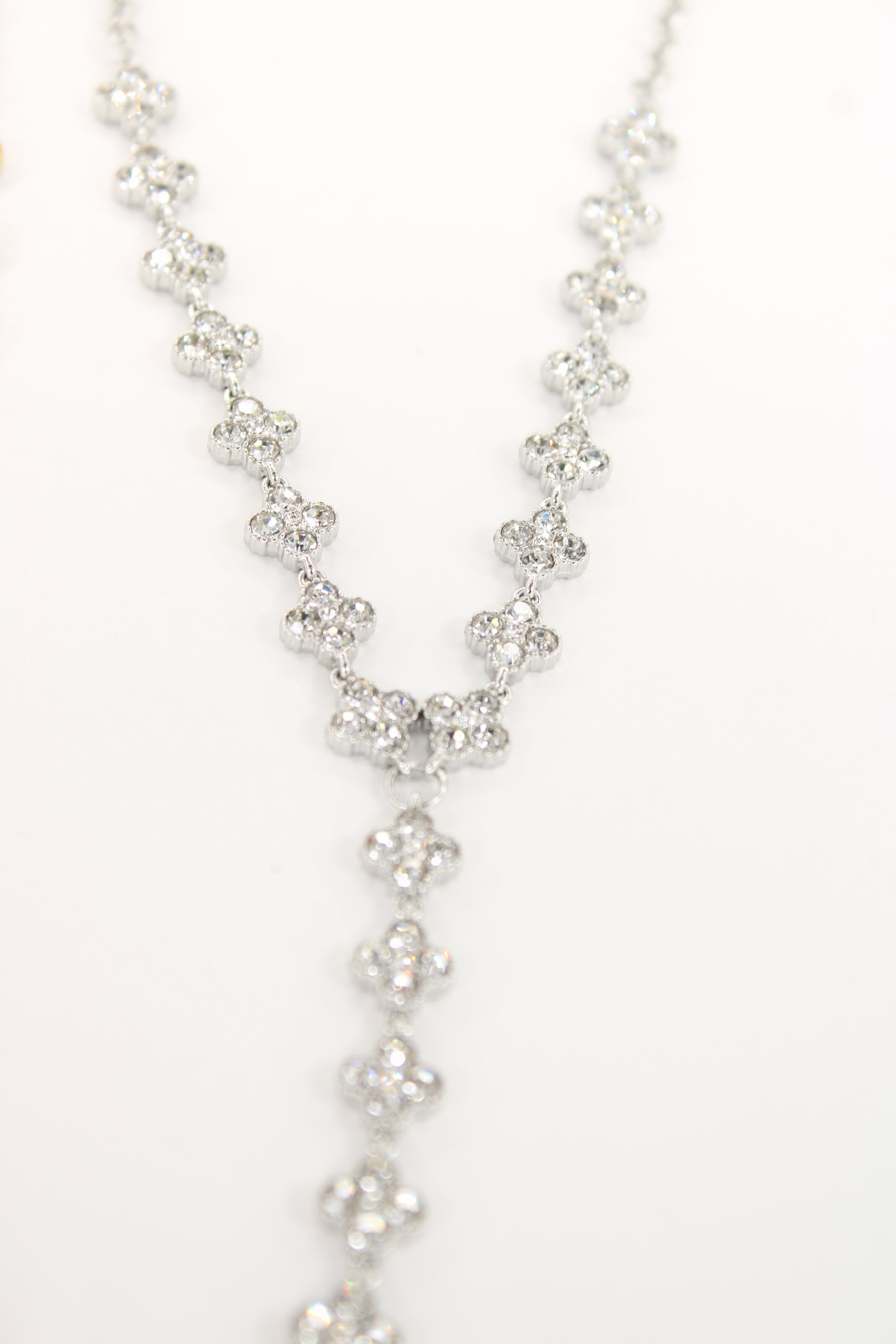 Collier Daisy doré — Collier fleurs scintillantes élégantes