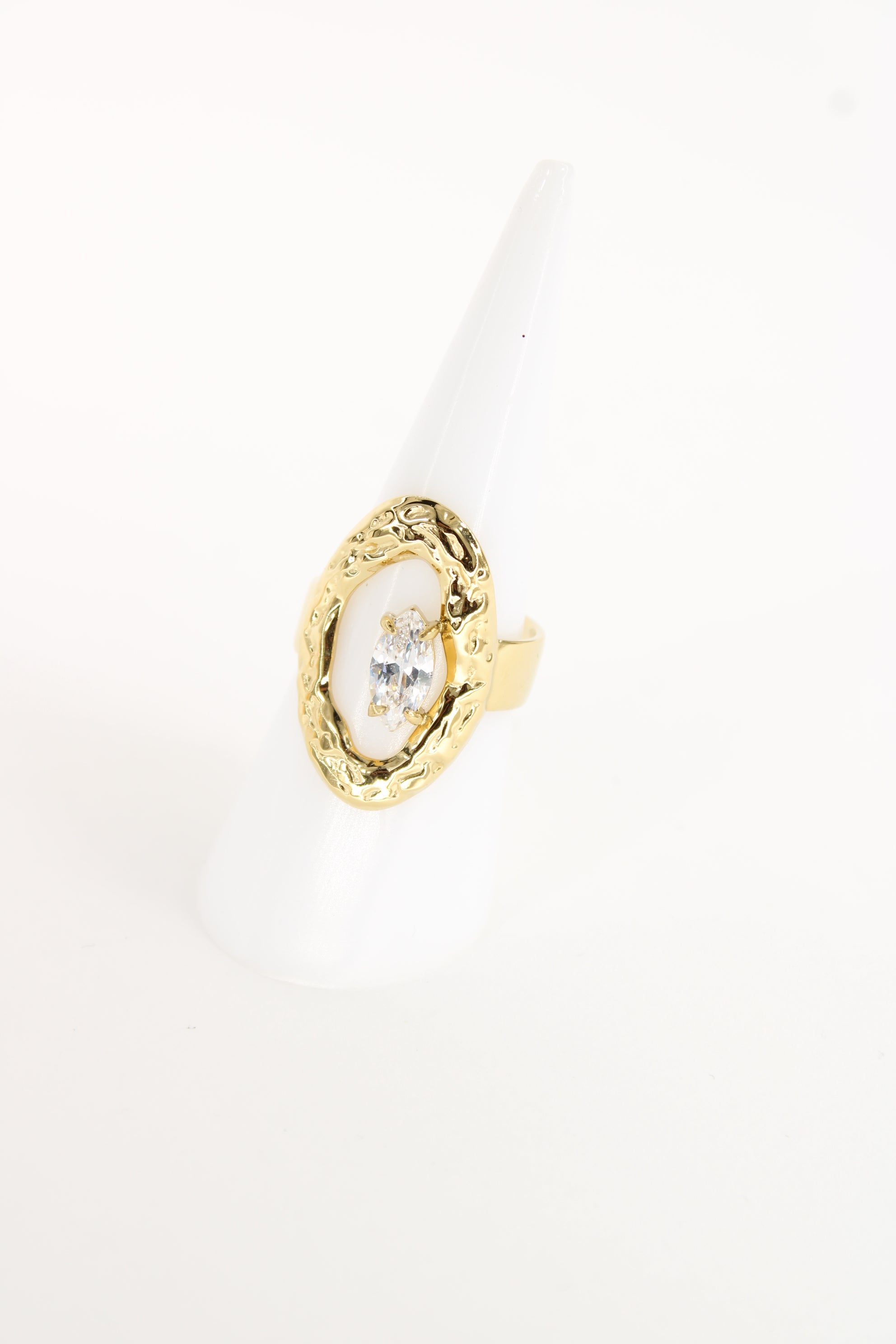 Bague Aurora – Ovale Martelé & Cristal Lumineux