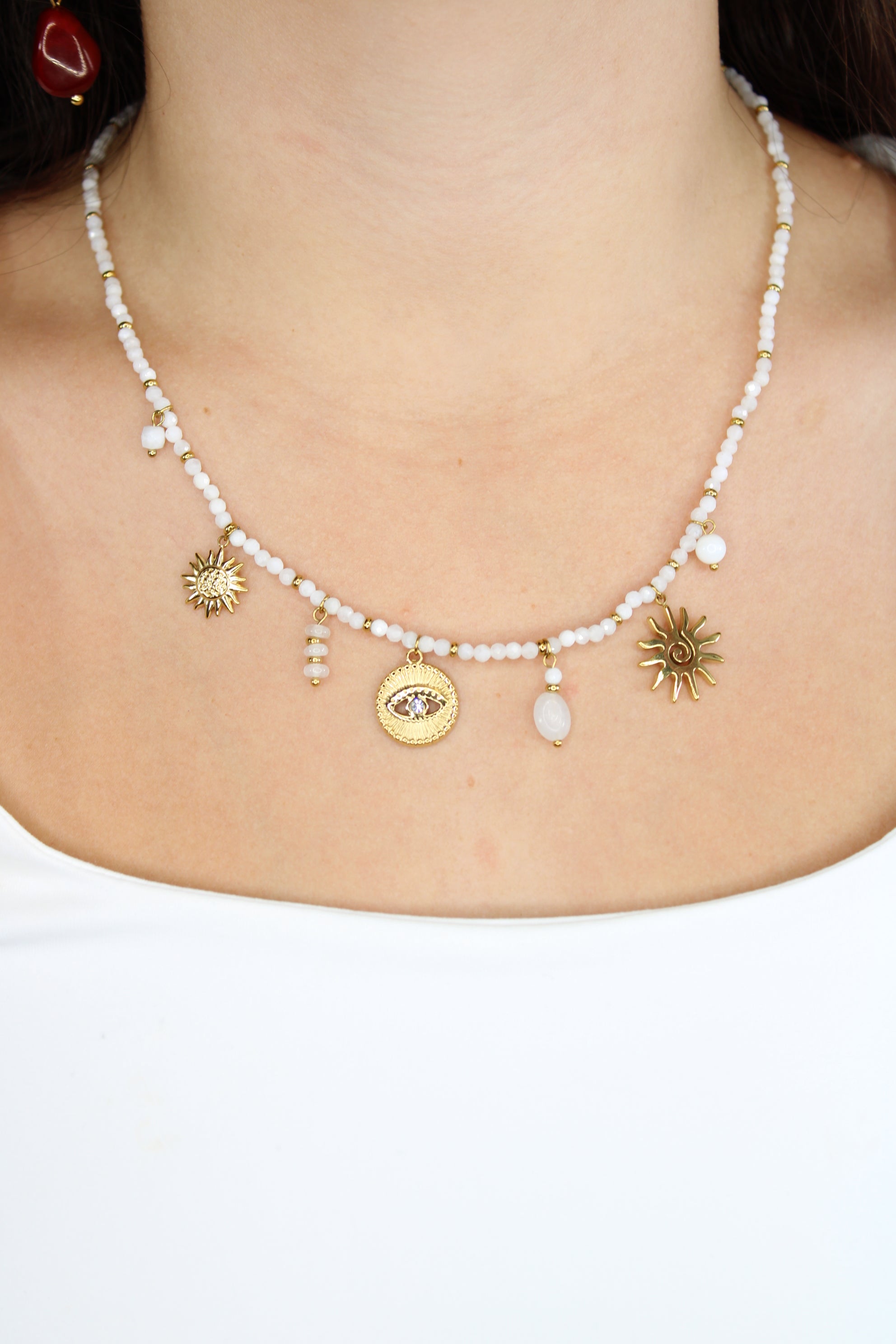 Collier Laura