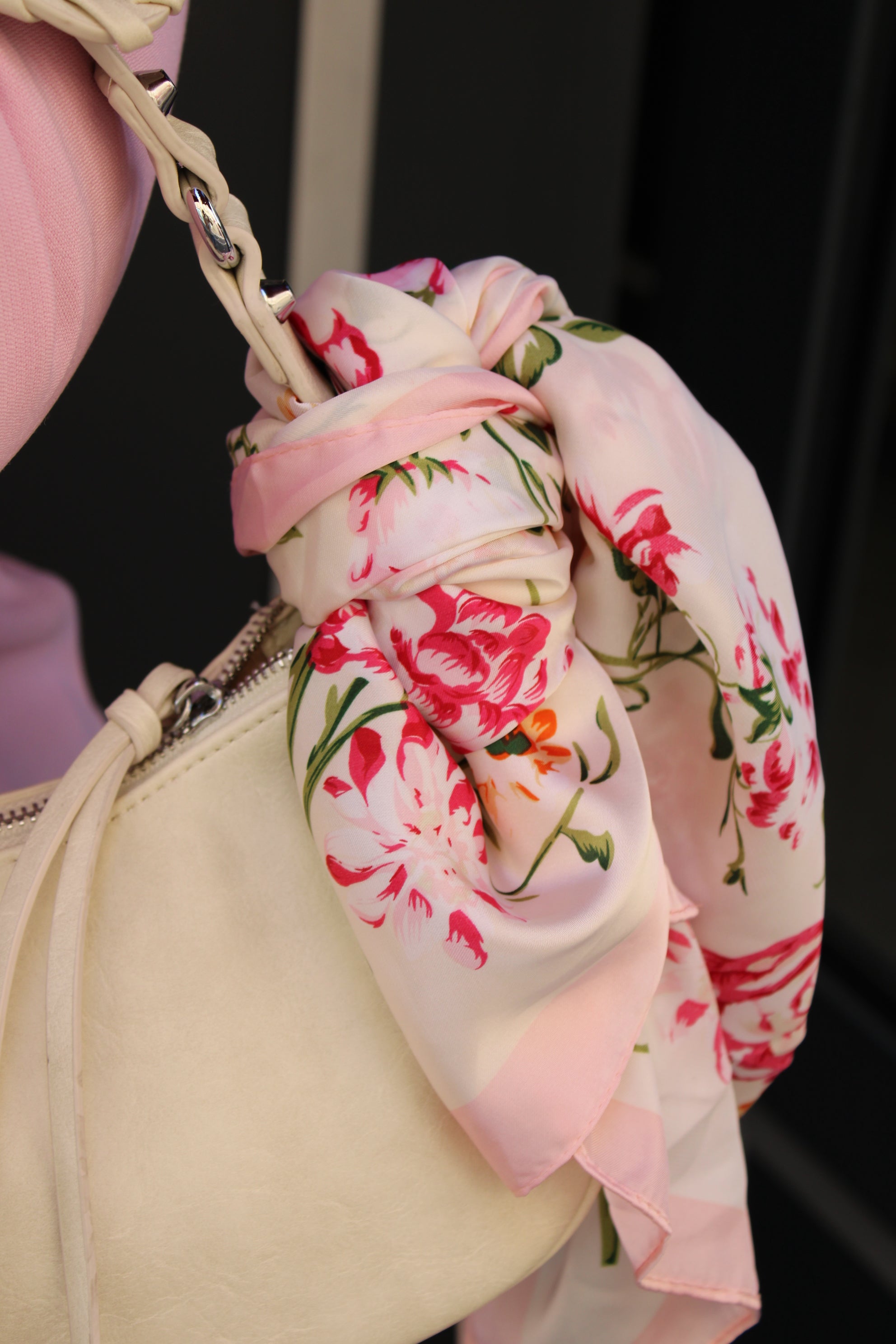 Grigri nœud avec foulard