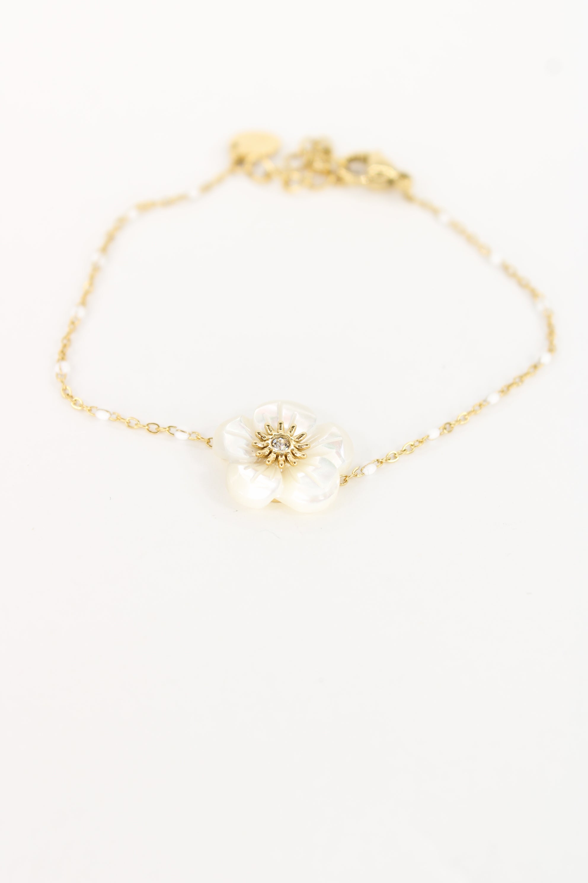 🌸 Bracelet Lizie – Bracelet Fleur en Nacre Doré