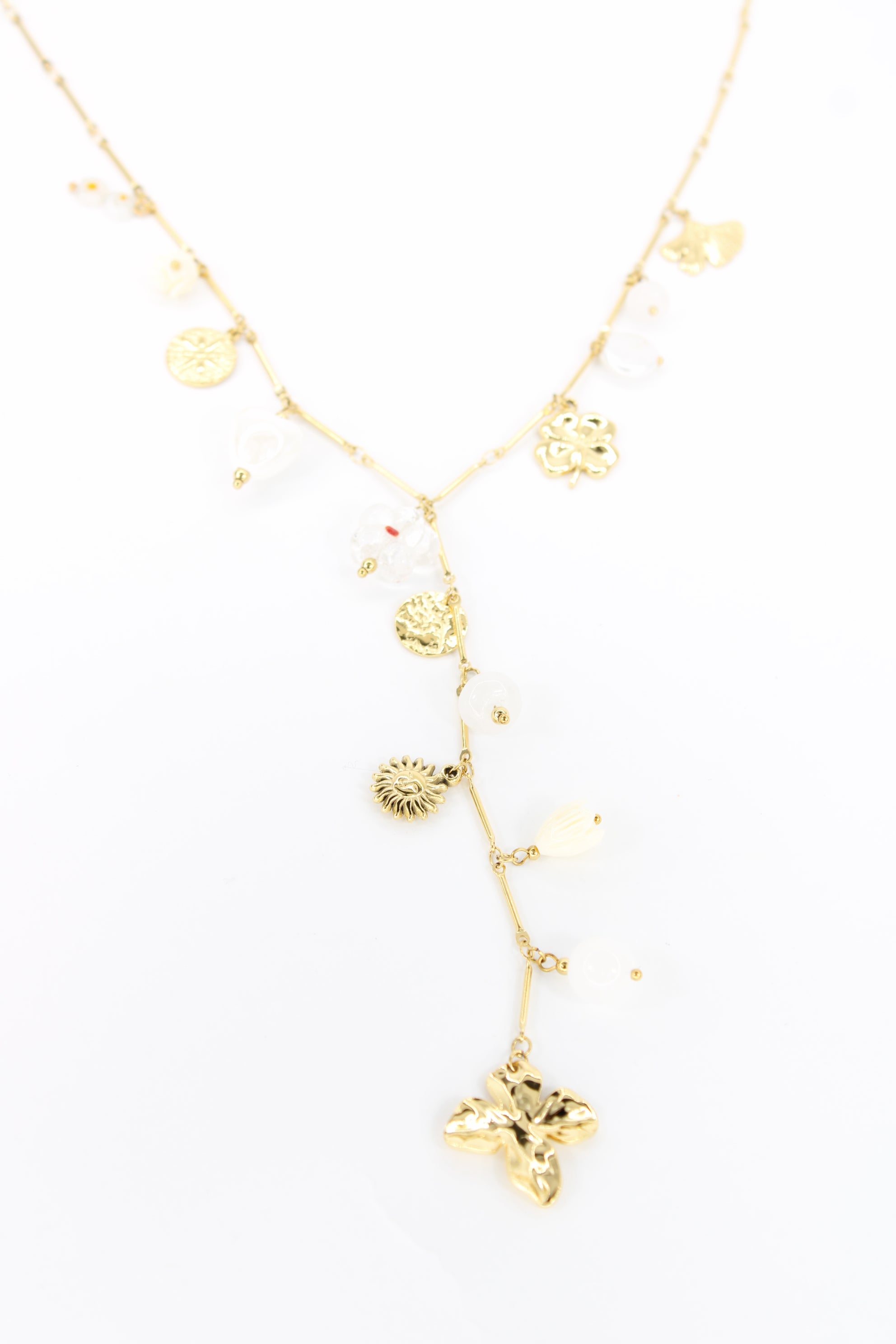 ✨ Collier Ahélya Blanc – Collier Charms Doré et Perles Blanches