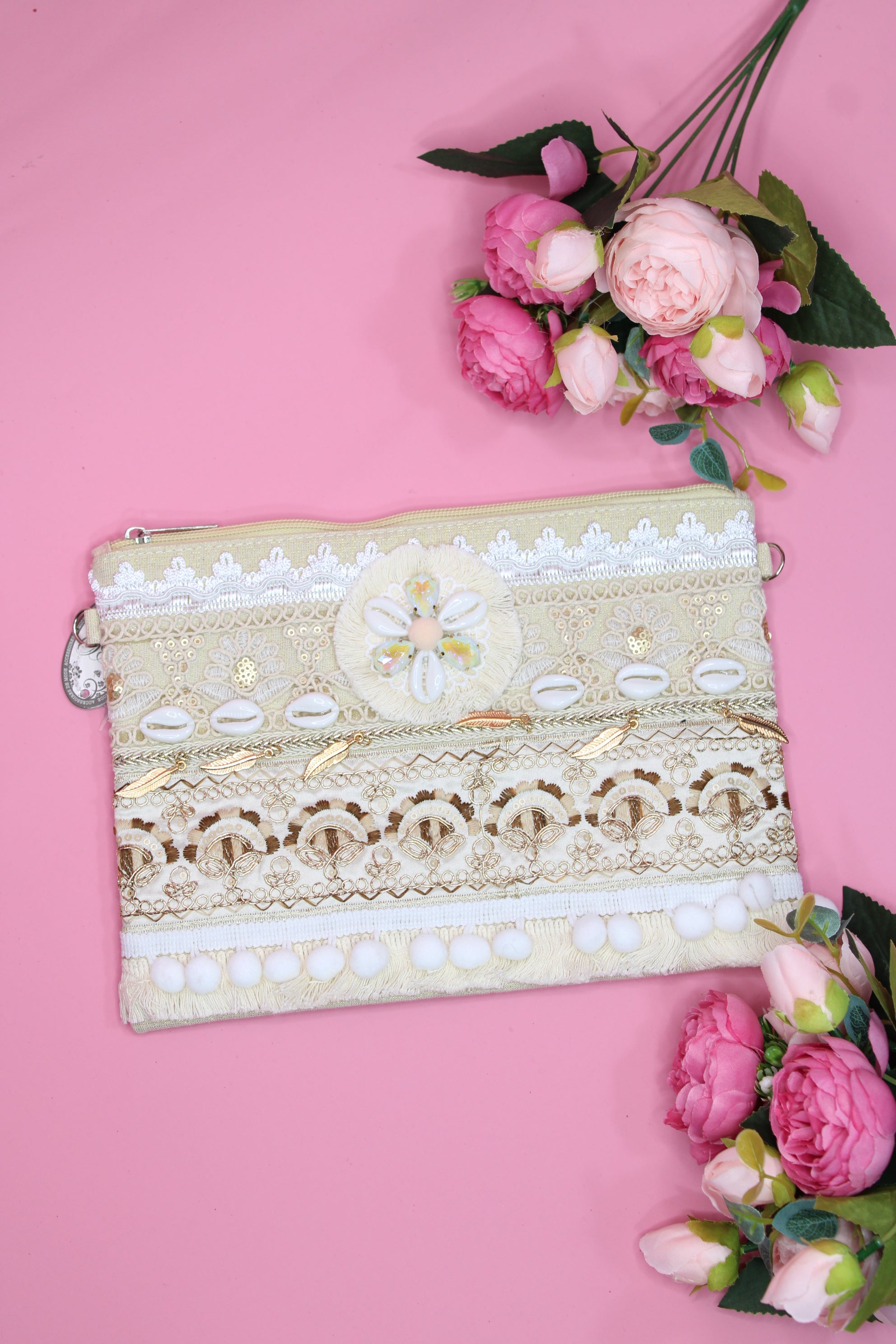Pochette brodée