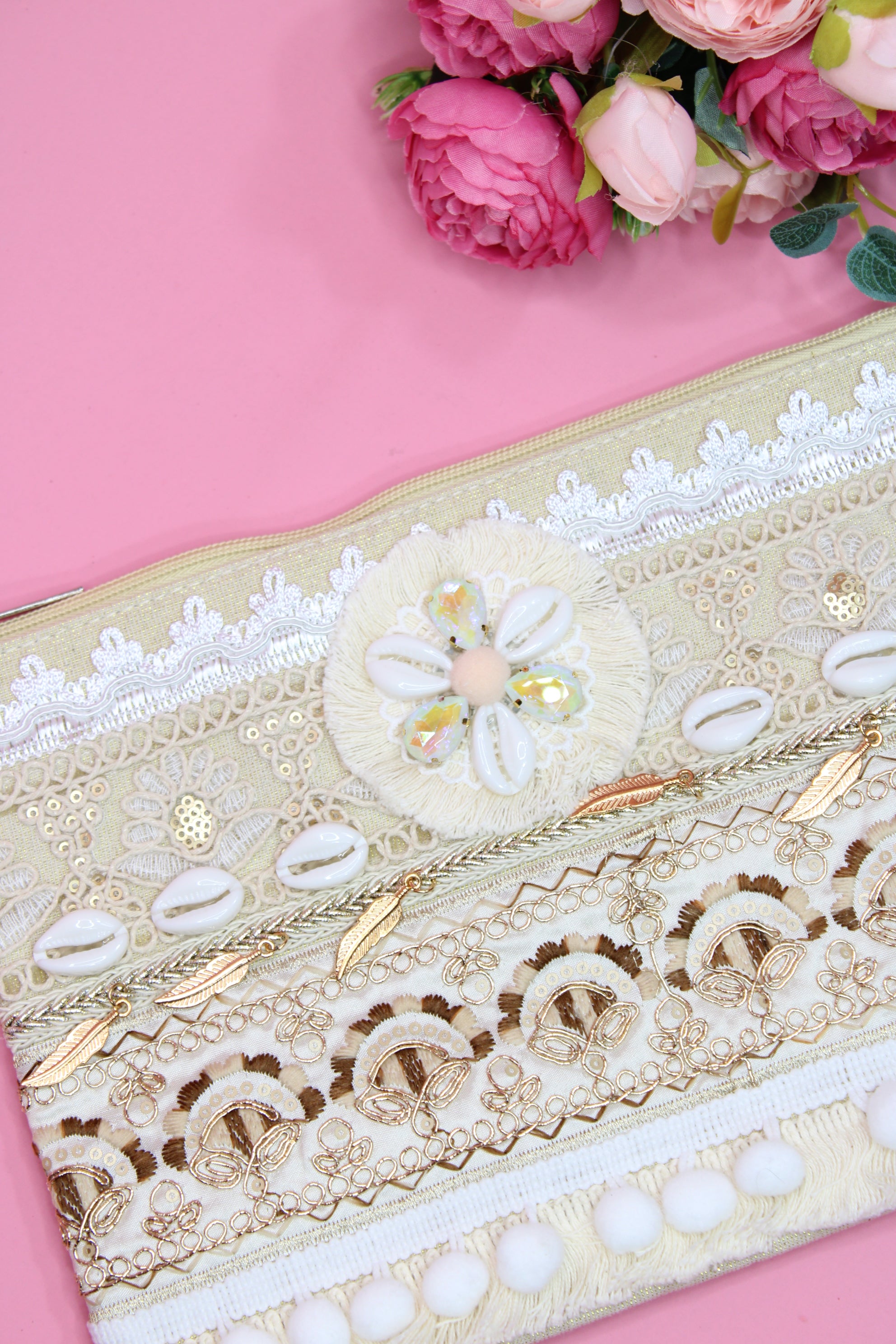 Pochette brodée