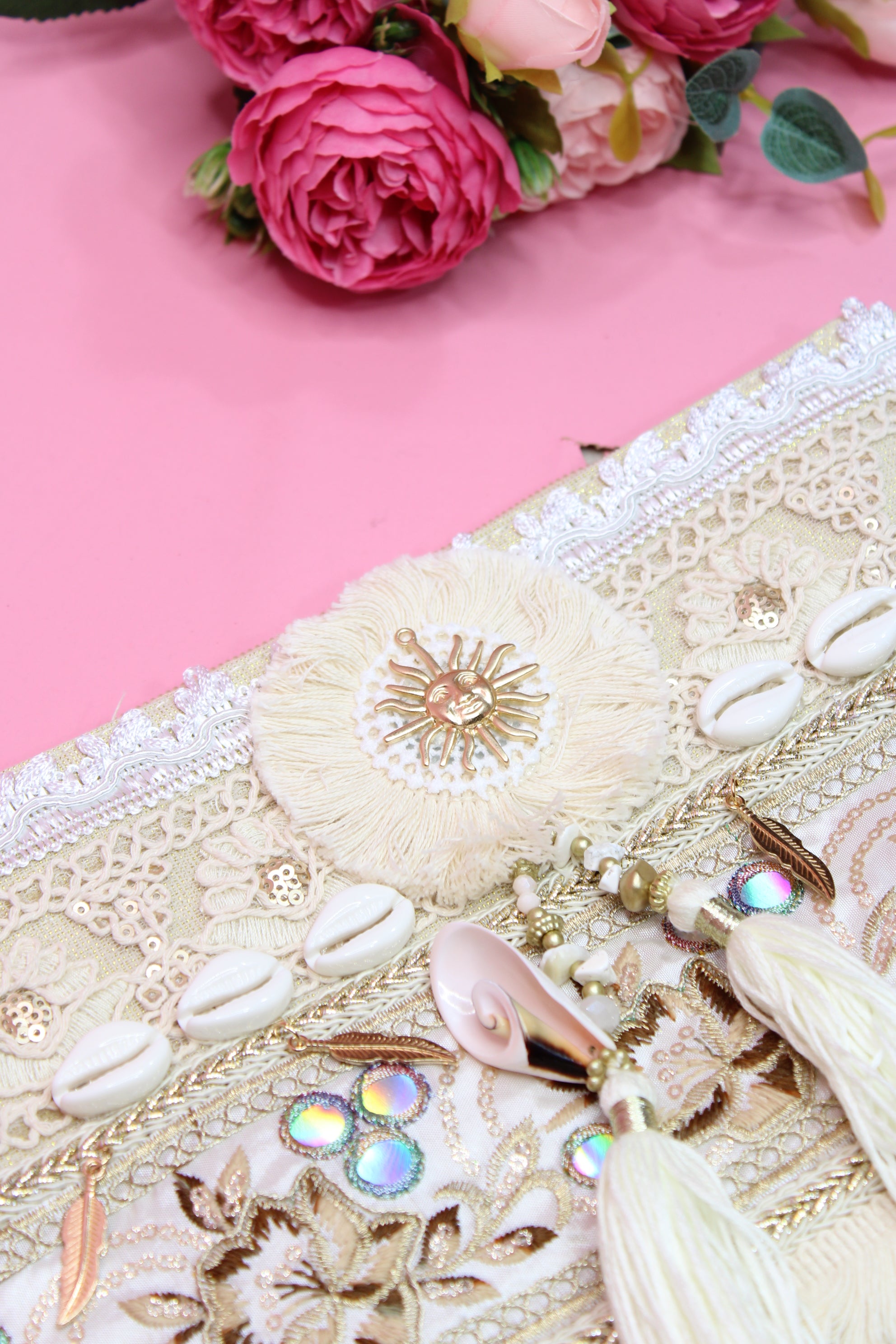 Pochette brodée