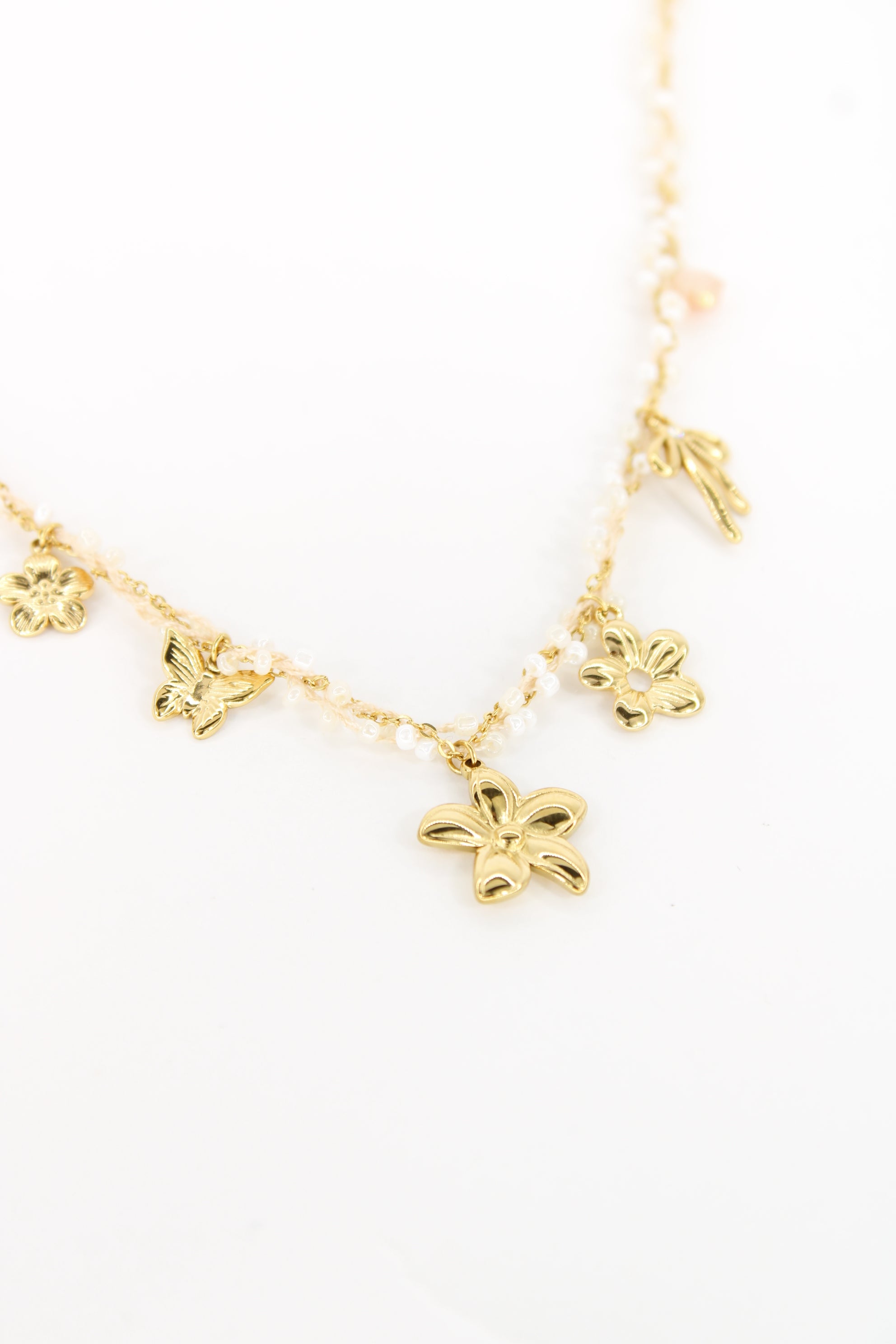 ✨ Collier Eloria – Collier Perles et Breloques Dorées