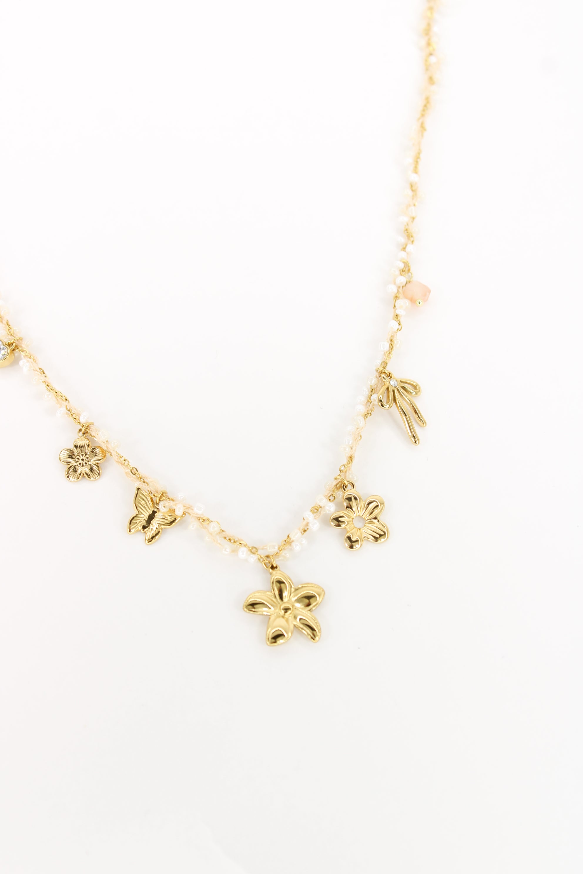 ✨ Collier Eloria – Collier Perles et Breloques Dorées