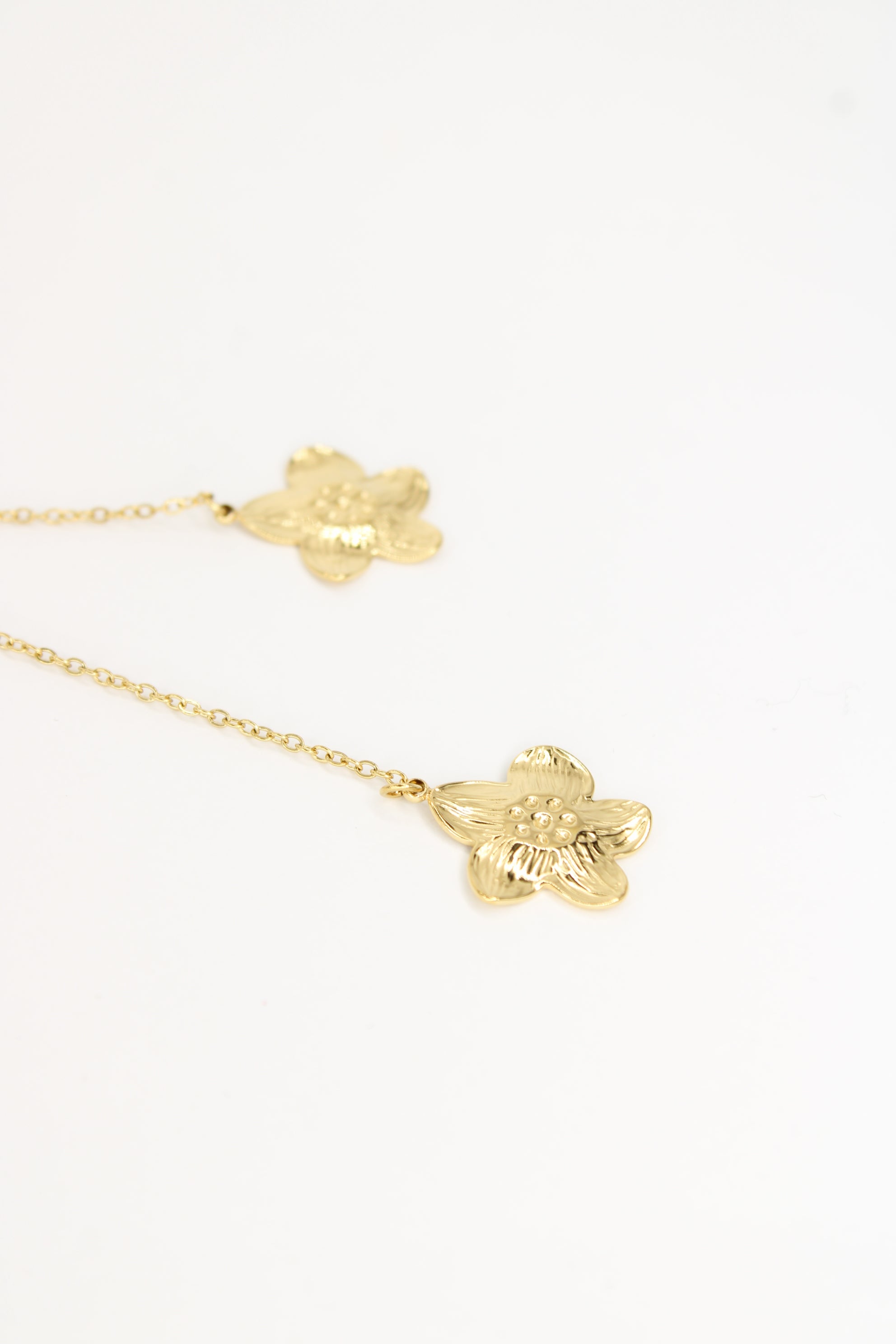 ✨ Sautoir Ciara – Sautoir Fleurs Dorées Élégant