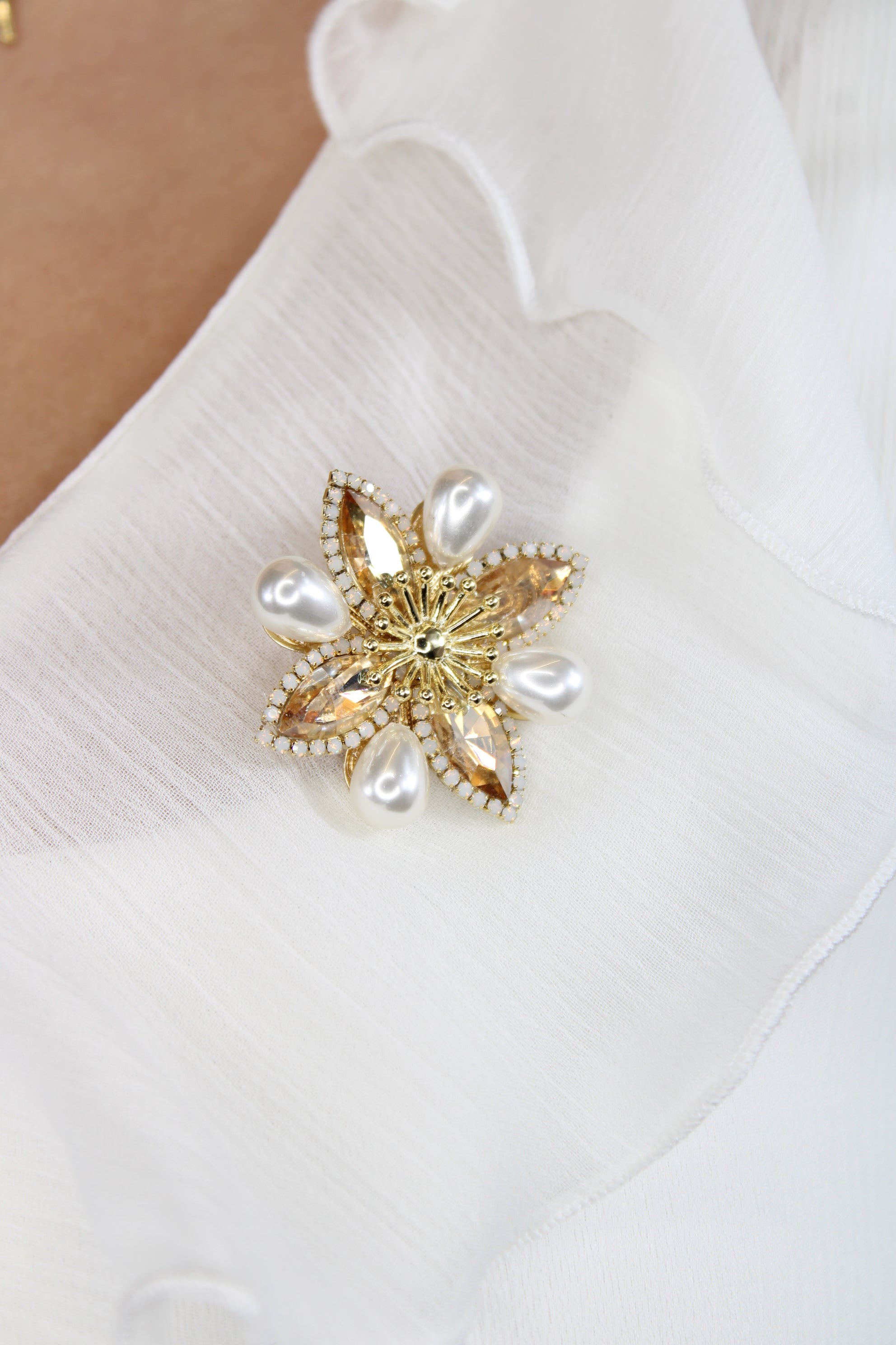 Broches fleur doré