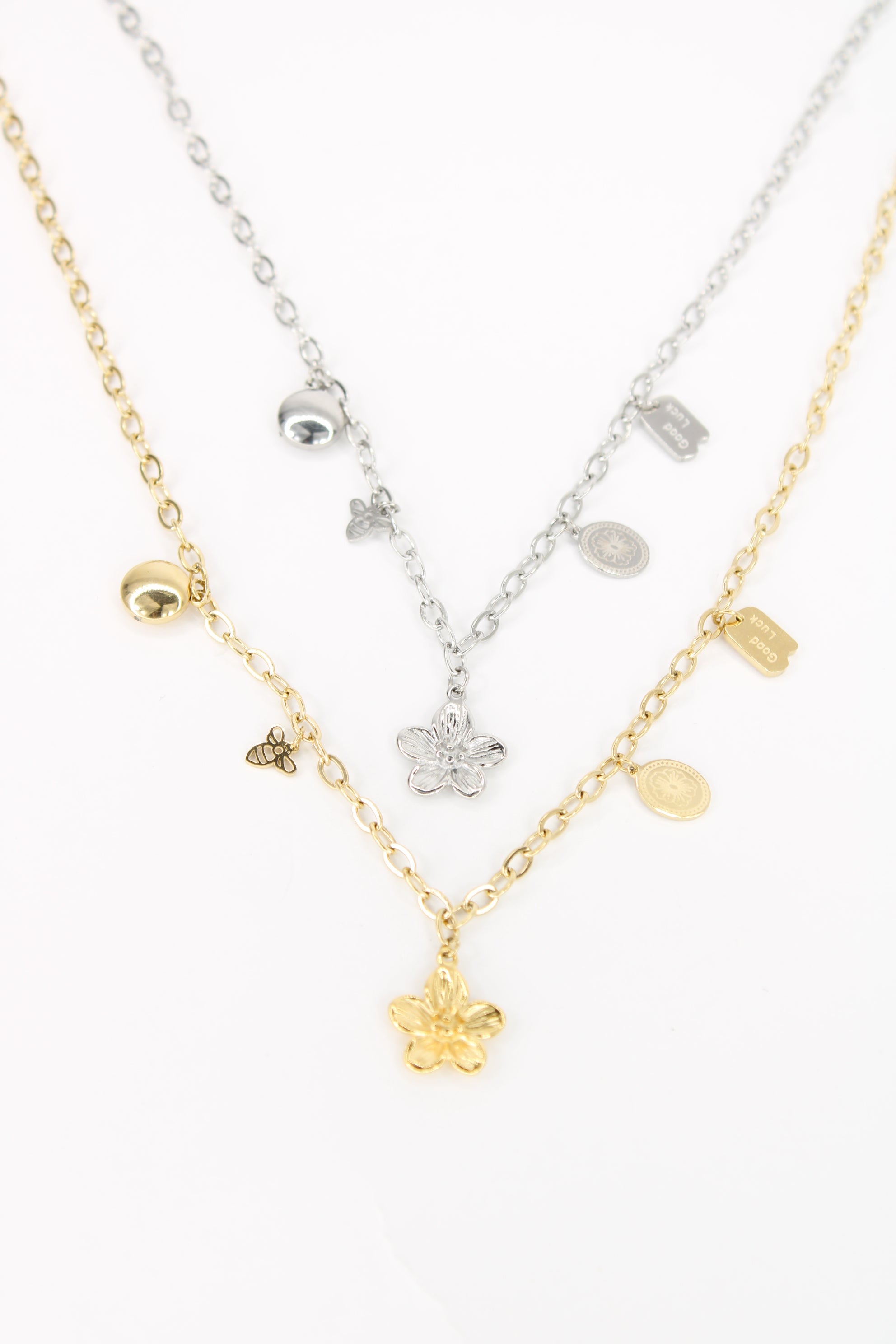 ✨ Collier Lysoria – Collier Fleur & Charms Délicats