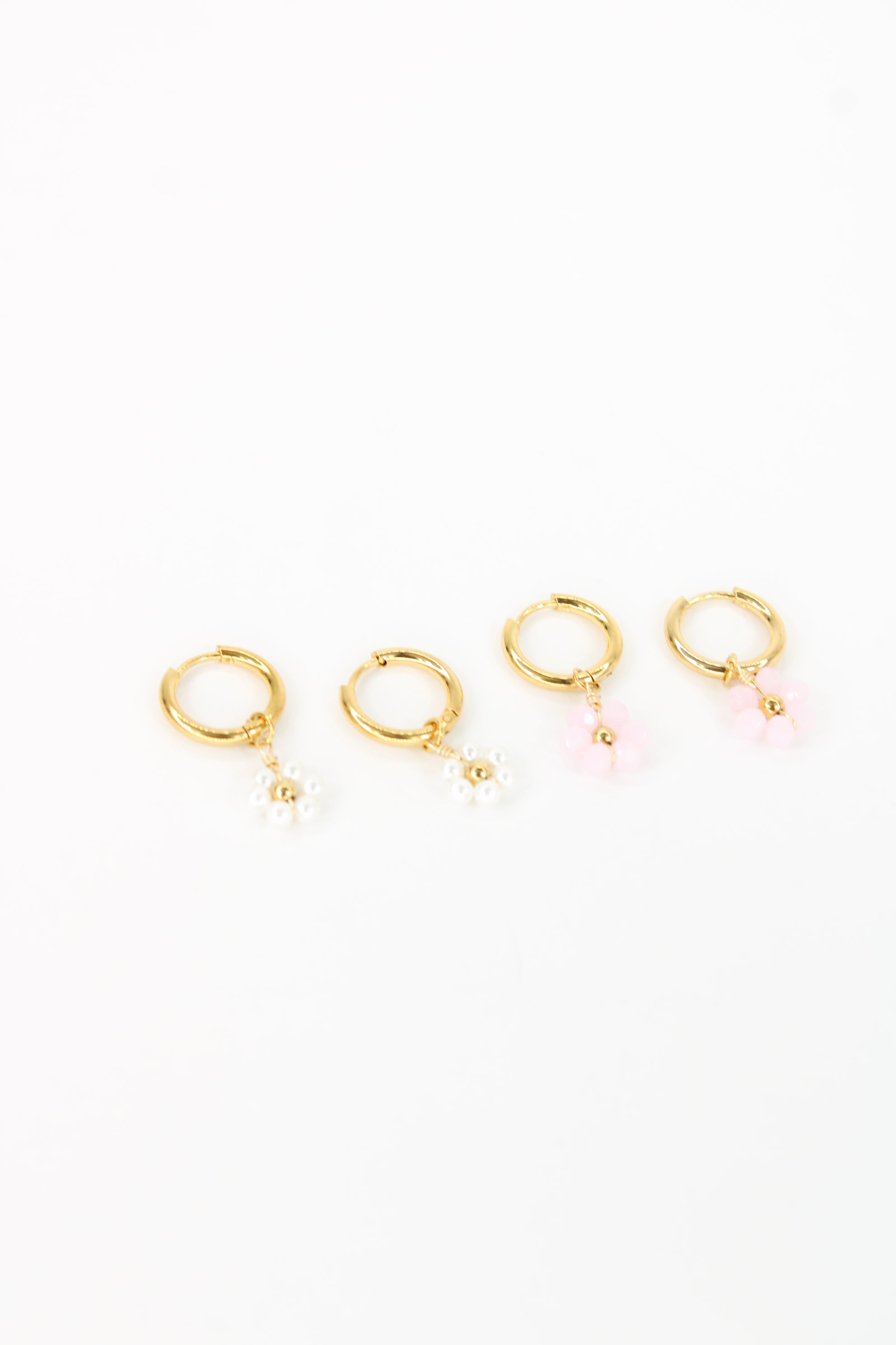 ✨ Boucles d’oreilles Flowers – Mini Fleurs Perles