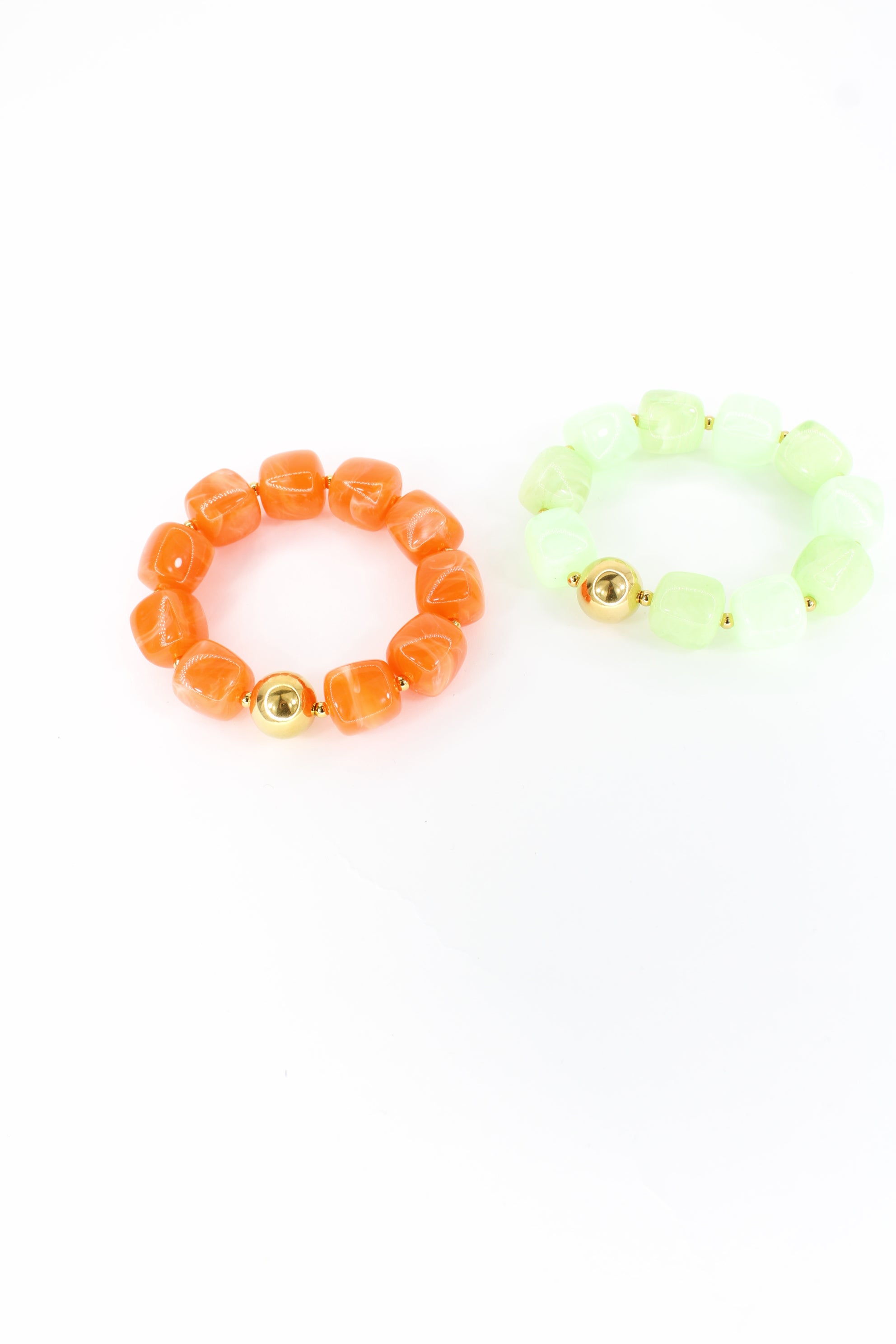 Bracelet Melina – Bracelet perles colorées et boule dorée