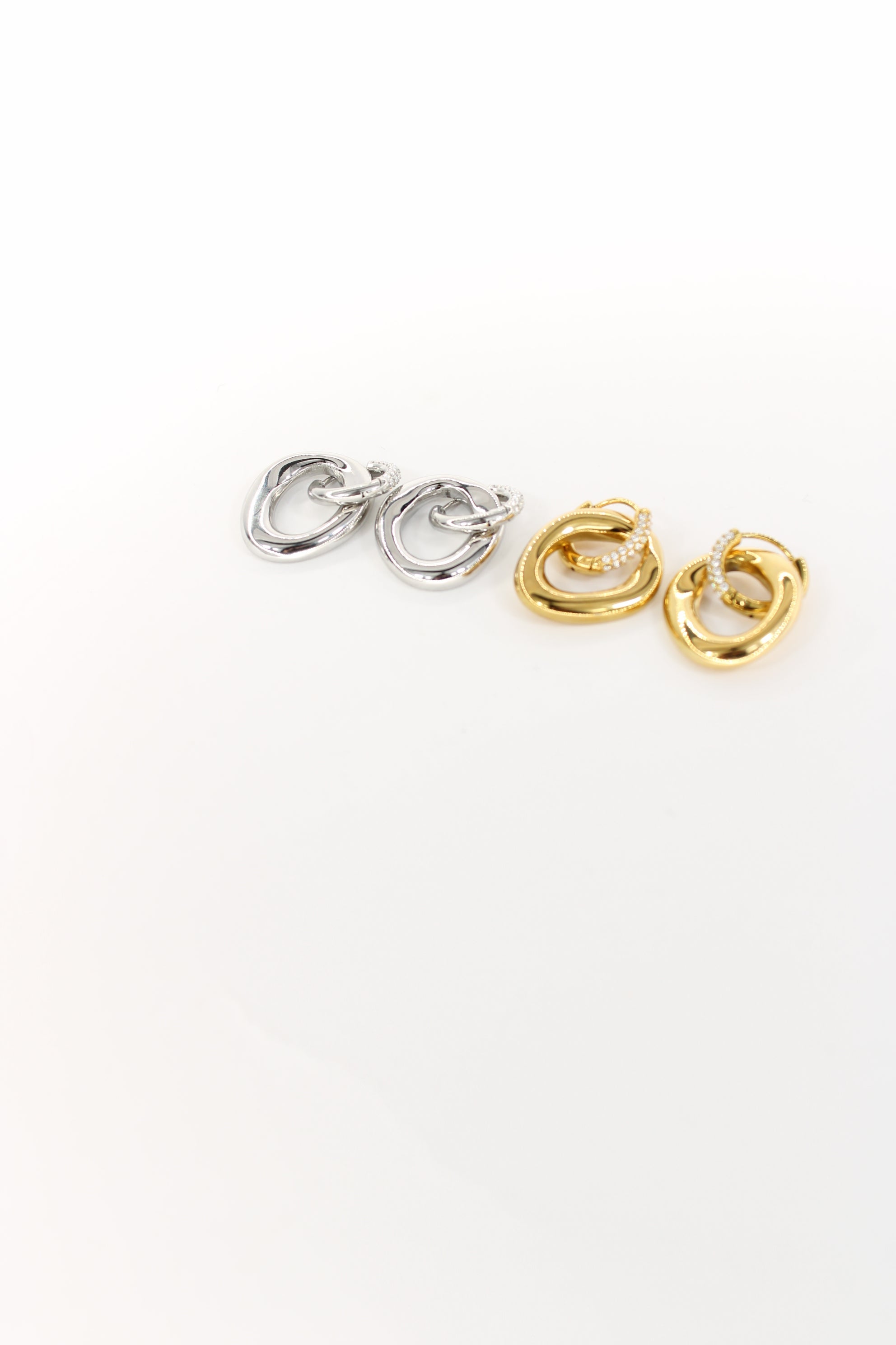 Boucles Gloria – Boucles d’oreilles anneaux doré ou argenté