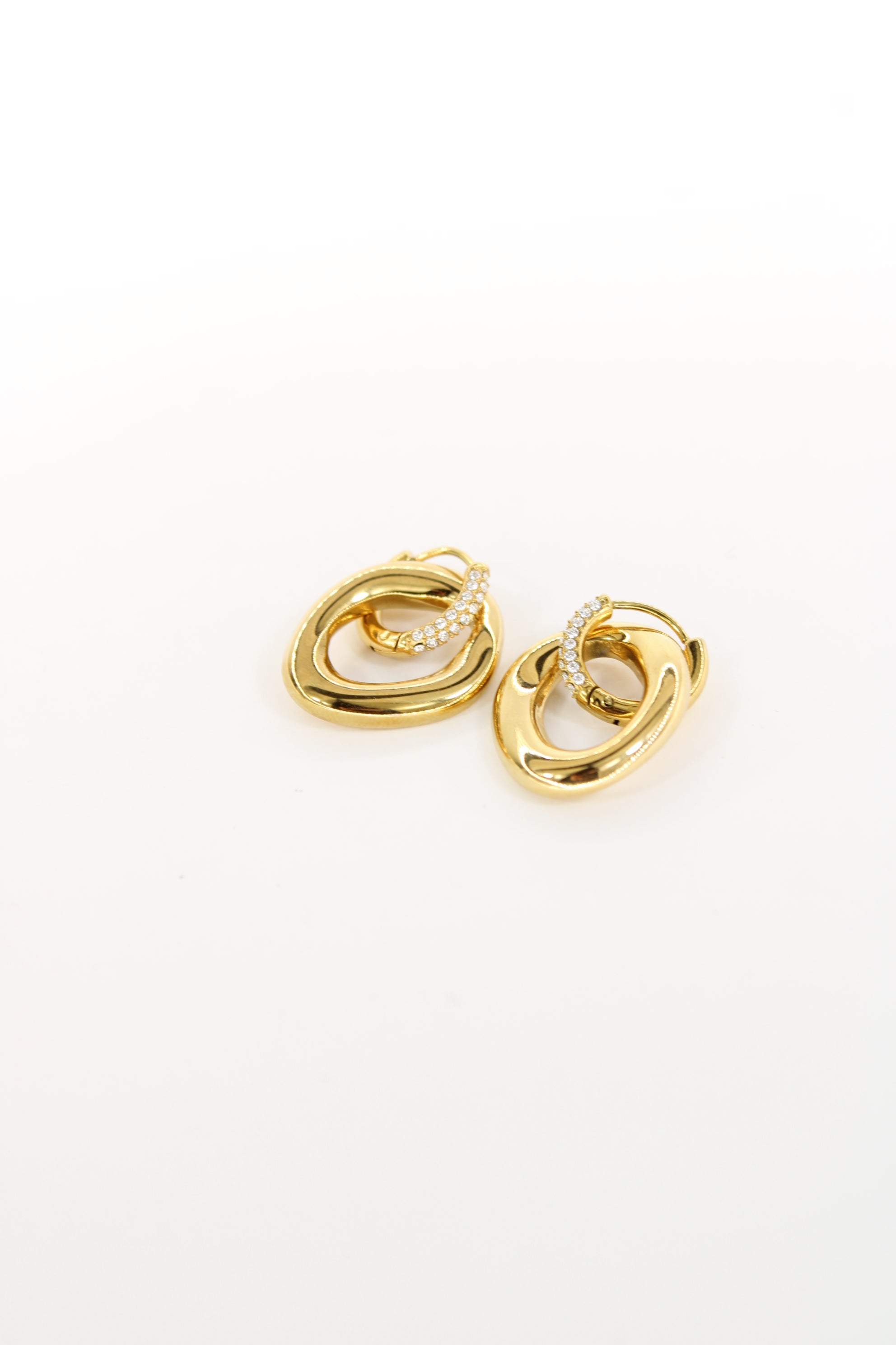 Boucles Gloria – Boucles d’oreilles anneaux doré ou argenté